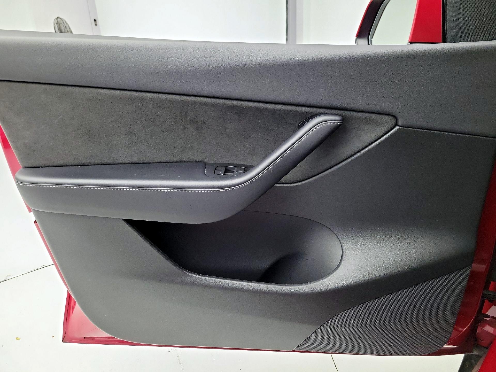 Thumbnail: 2022 Tesla Model Y - 12