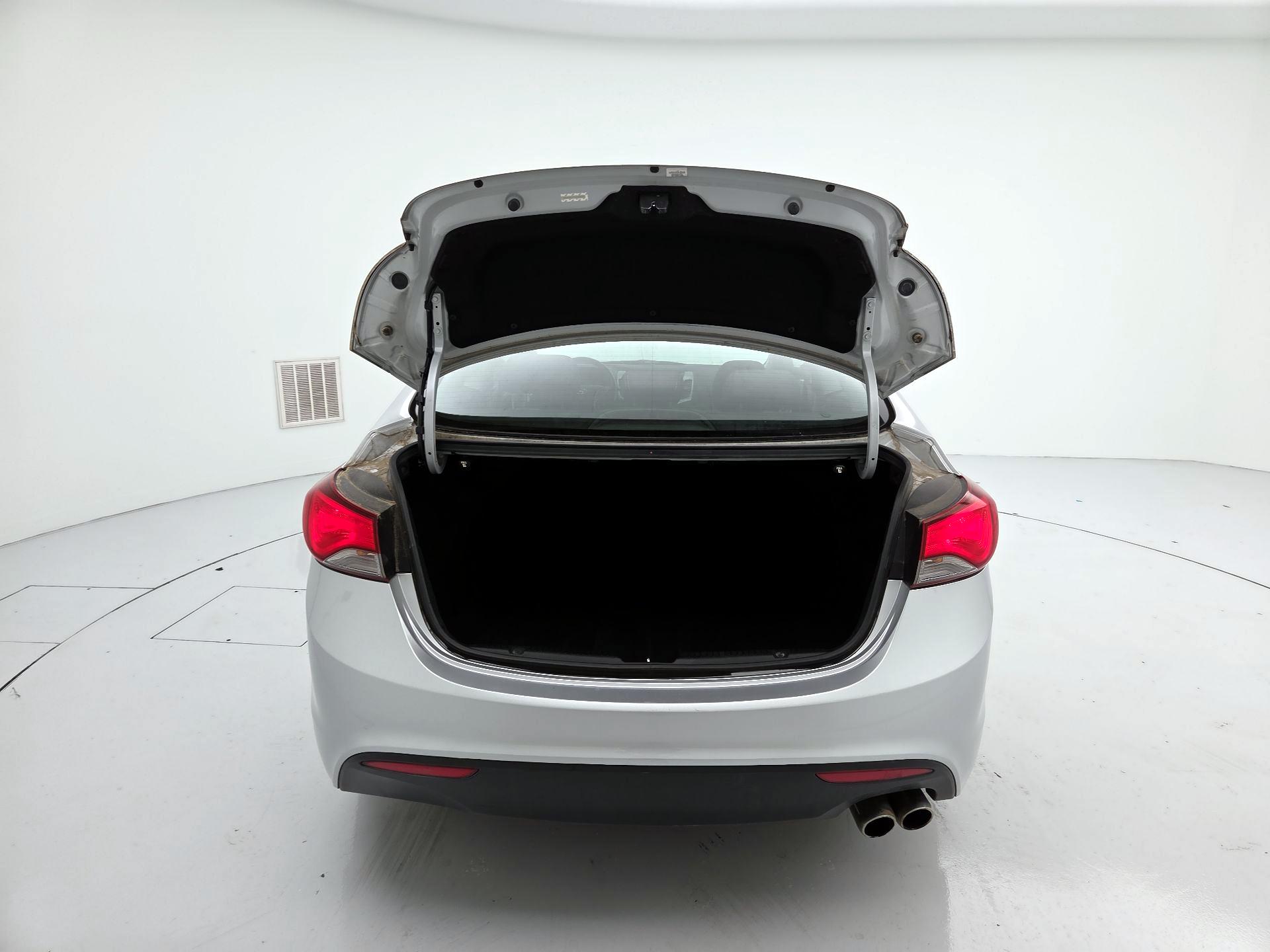Thumbnail: 2014 Hyundai Elantra - 18