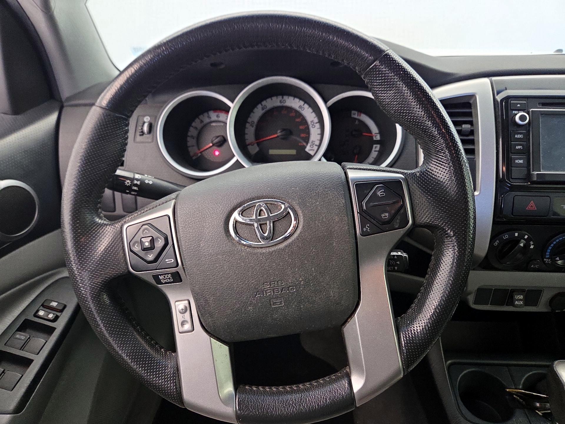Thumbnail: 2015 Toyota Tacoma - 10
