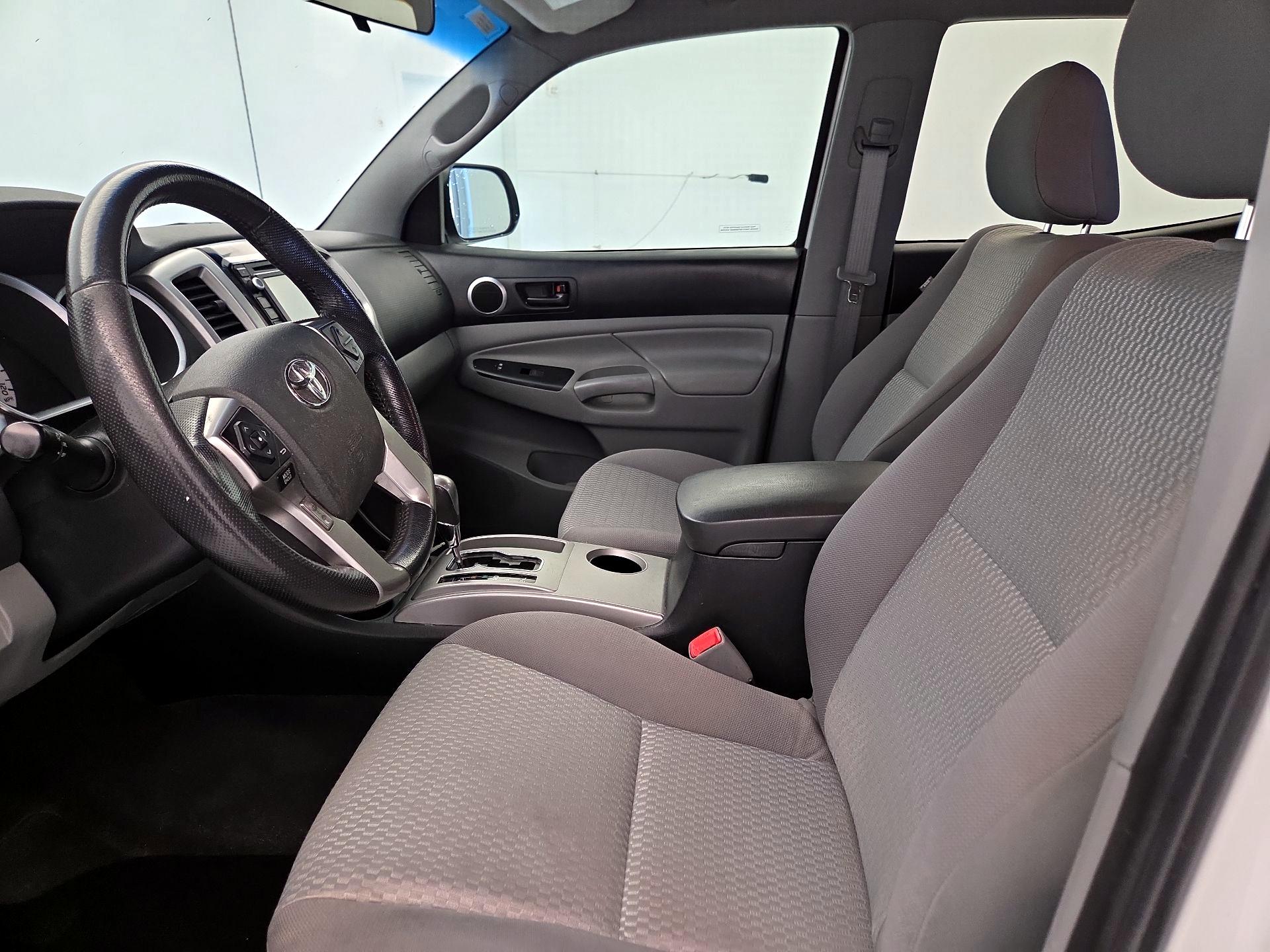 Thumbnail: 2015 Toyota Tacoma - 11