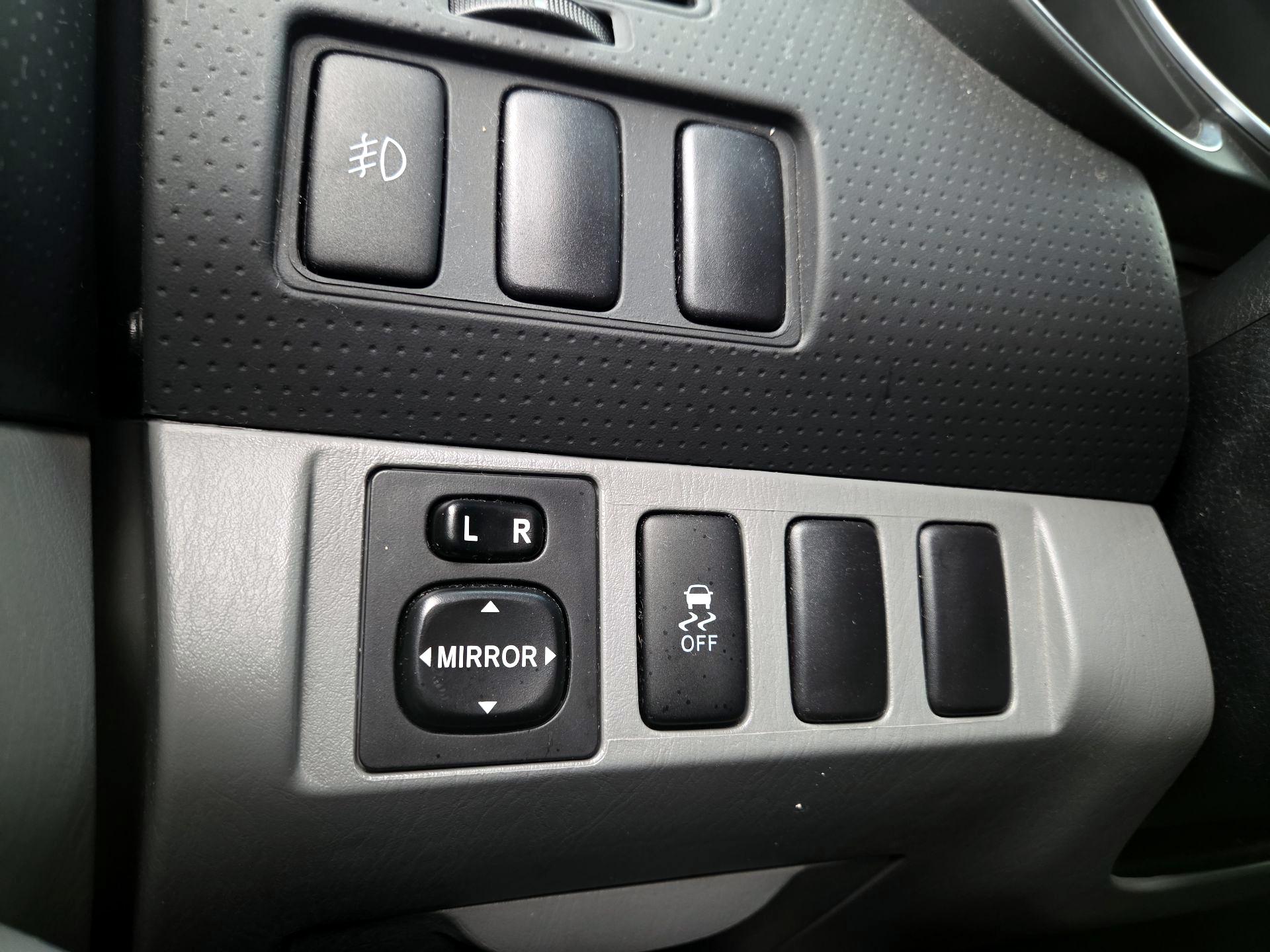 Thumbnail: 2015 Toyota Tacoma - 13