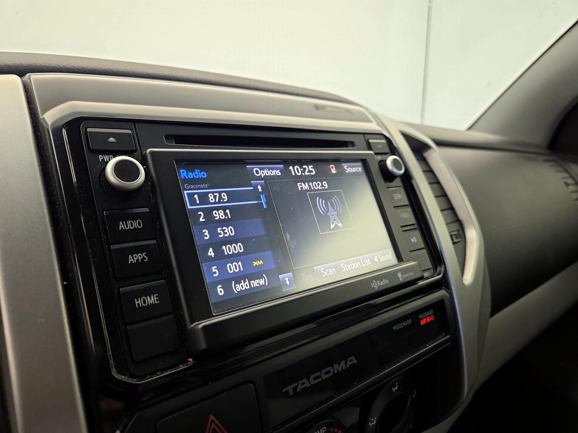 Thumbnail: 2015 Toyota Tacoma - 15