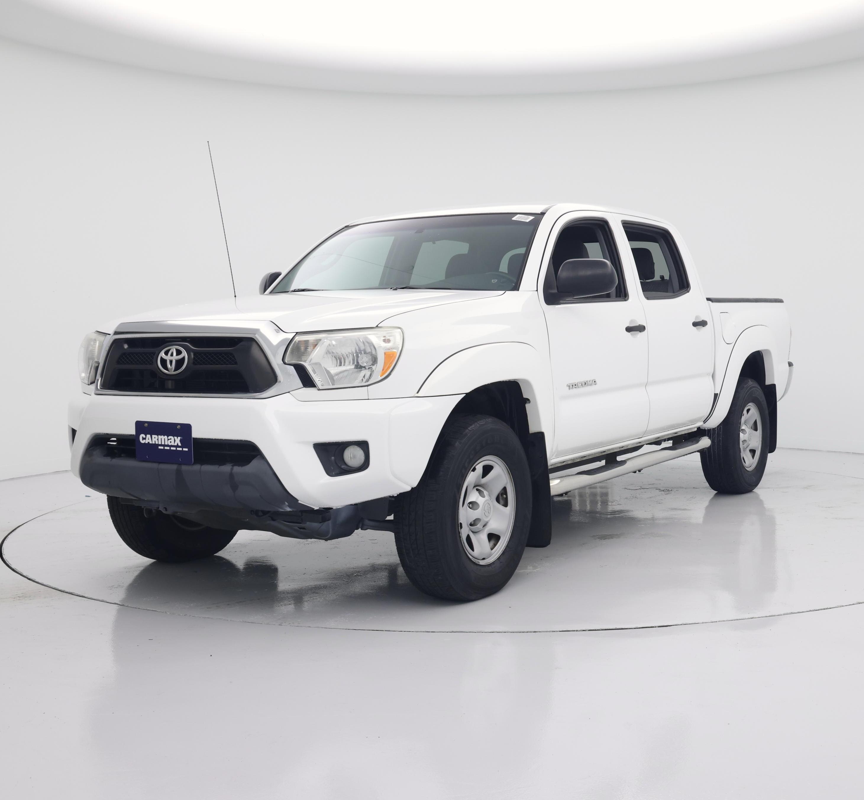 Thumbnail: 2015 Toyota Tacoma - 4