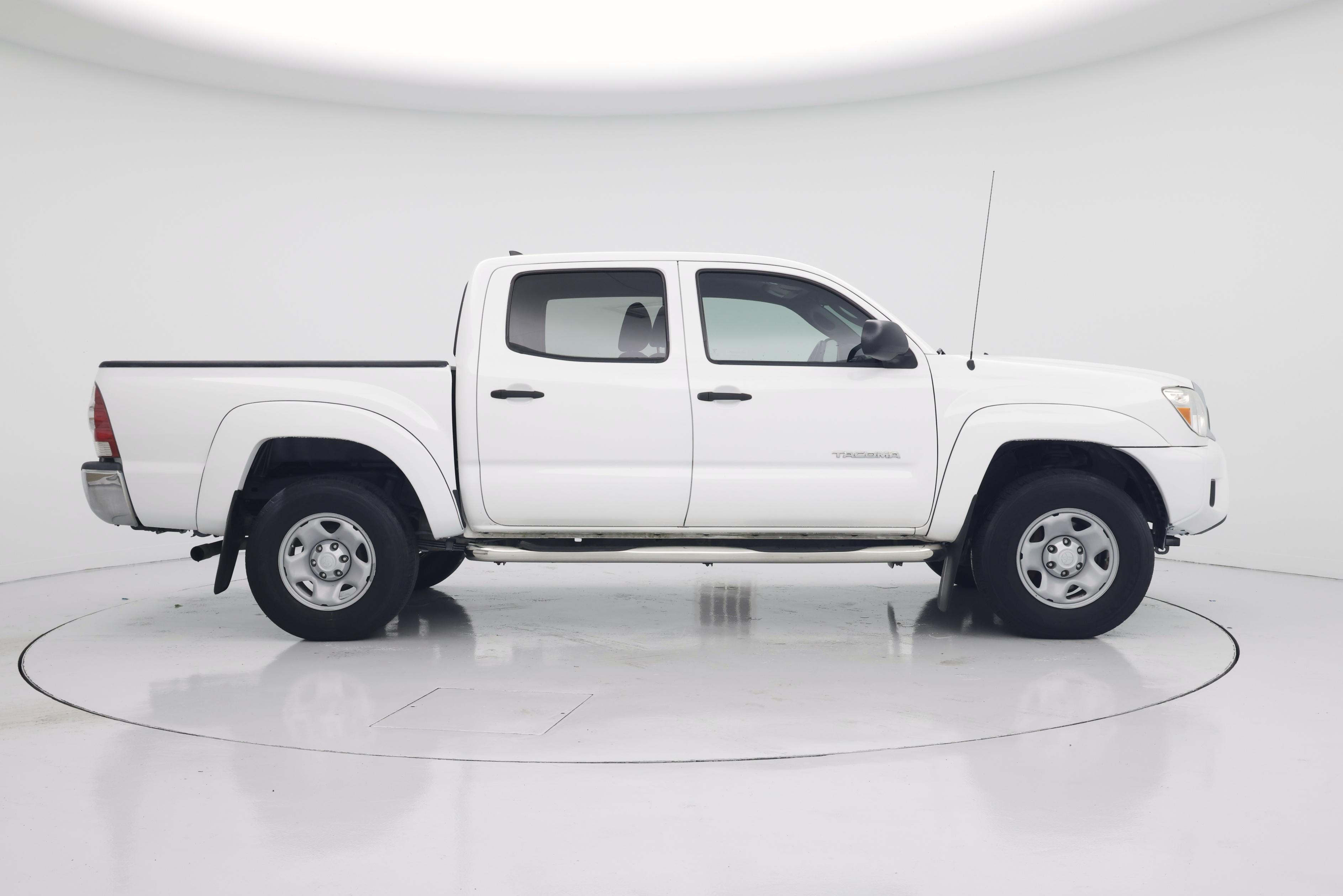 Thumbnail: 2015 Toyota Tacoma - 7