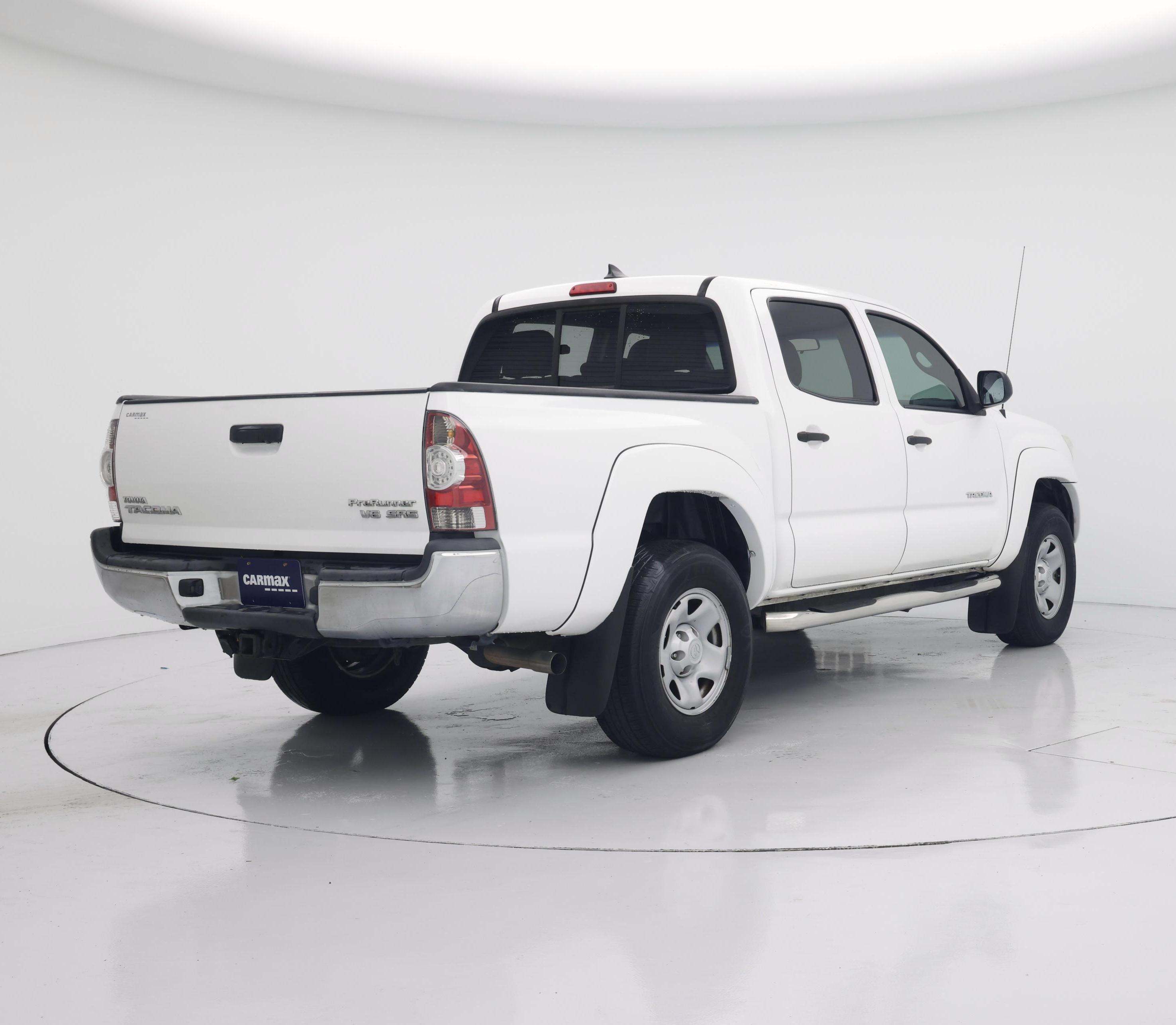 Thumbnail: 2015 Toyota Tacoma - 8