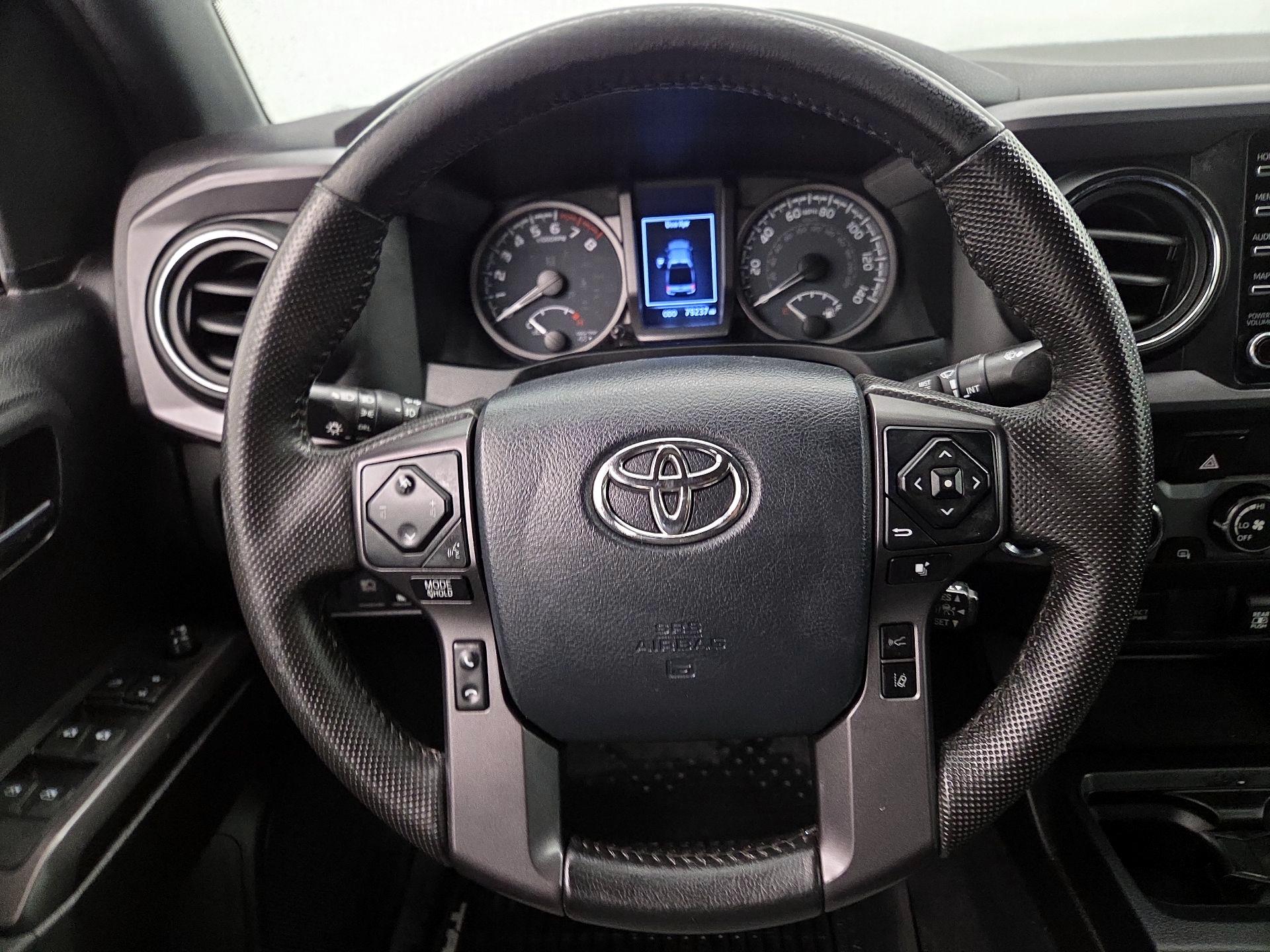 Thumbnail: 2020 Toyota Tacoma - 10
