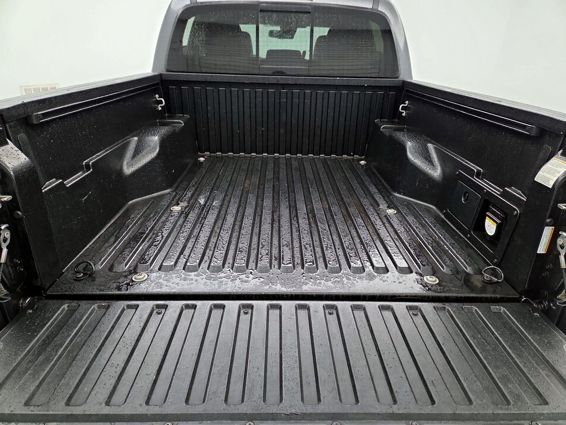 Thumbnail: 2020 Toyota Tacoma - 20