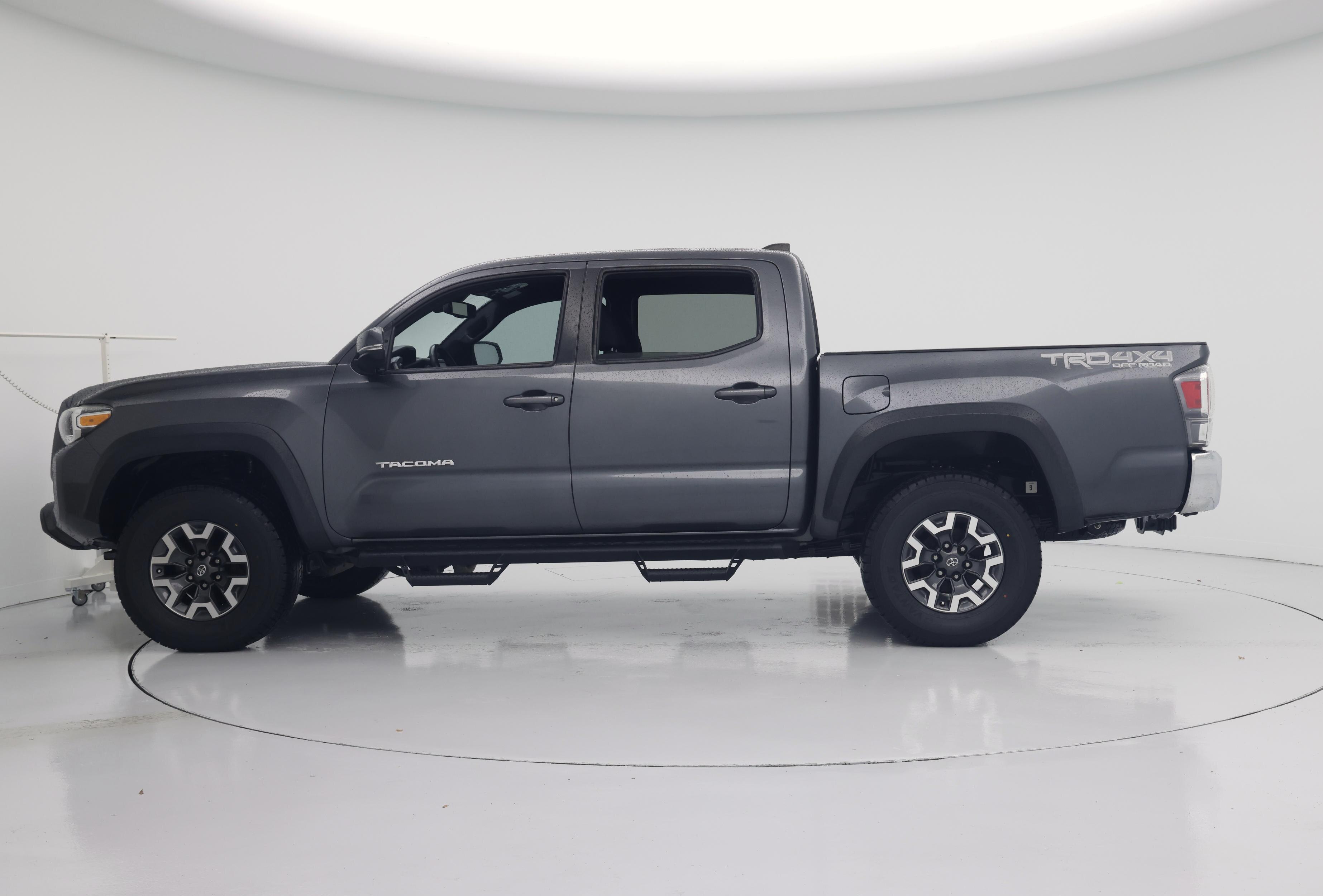 Thumbnail: 2020 Toyota Tacoma - 3