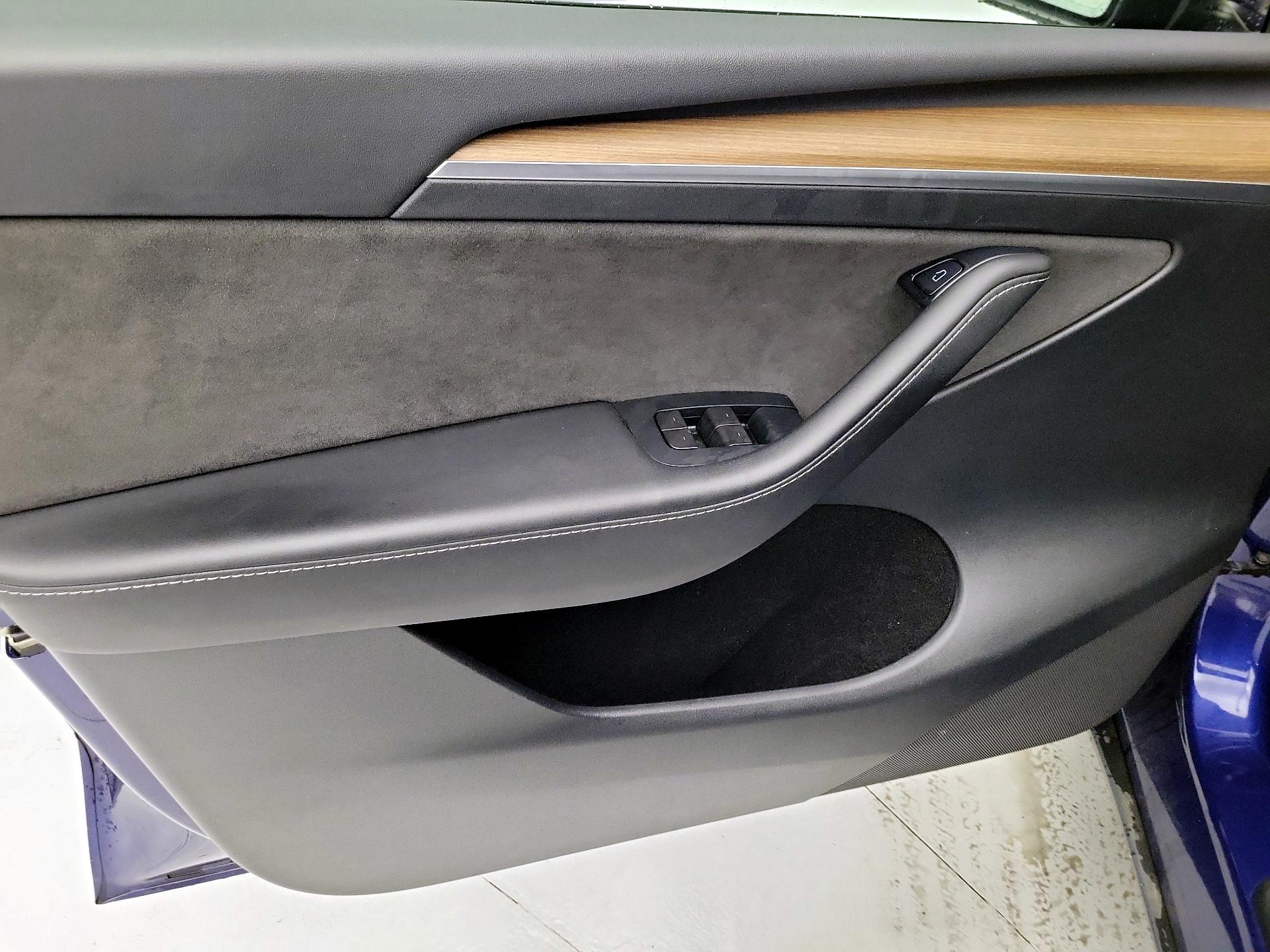 Thumbnail: 2023 Tesla Model Y - 12