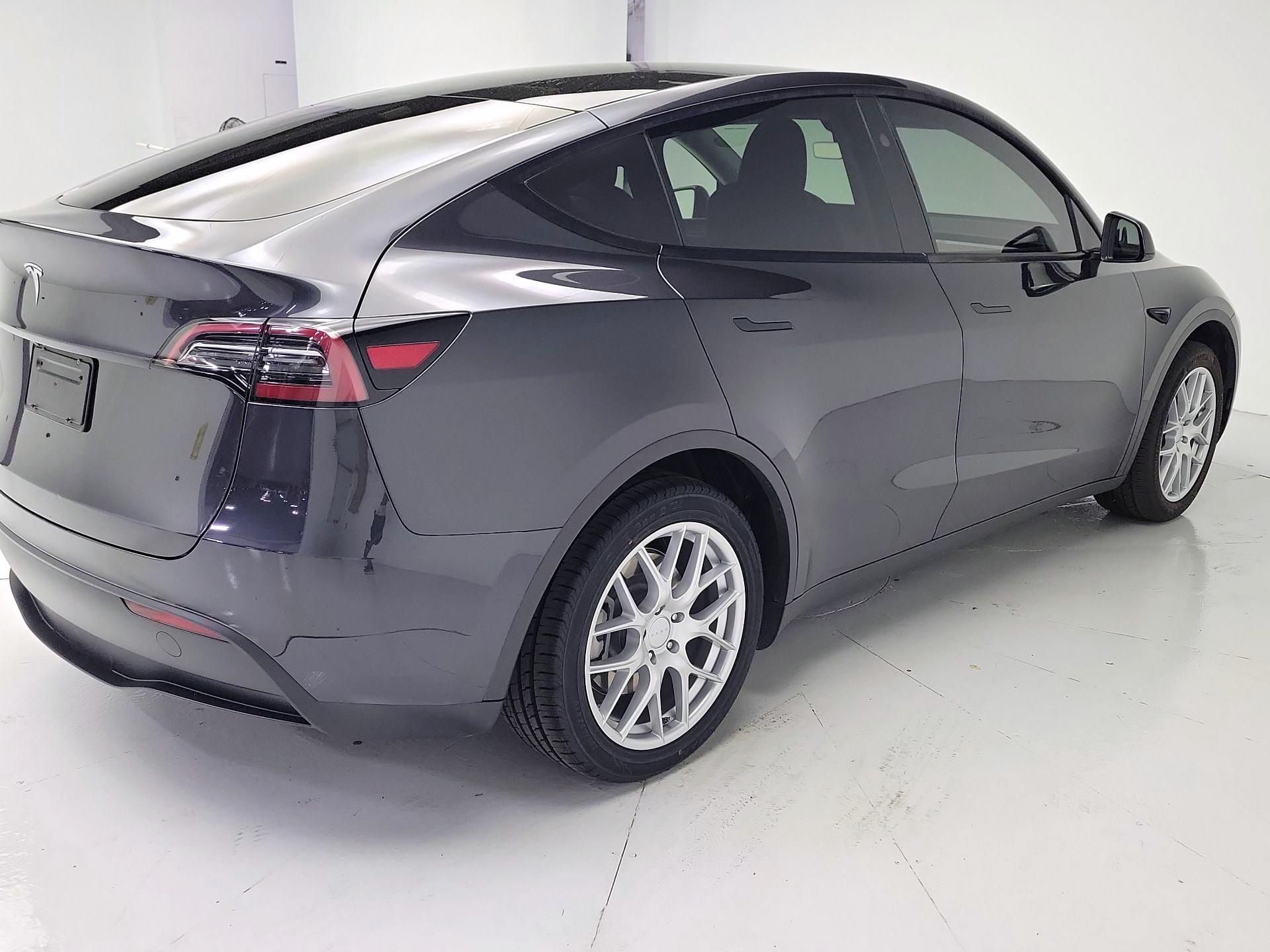 Thumbnail: 2023 Tesla Model 3 - 5