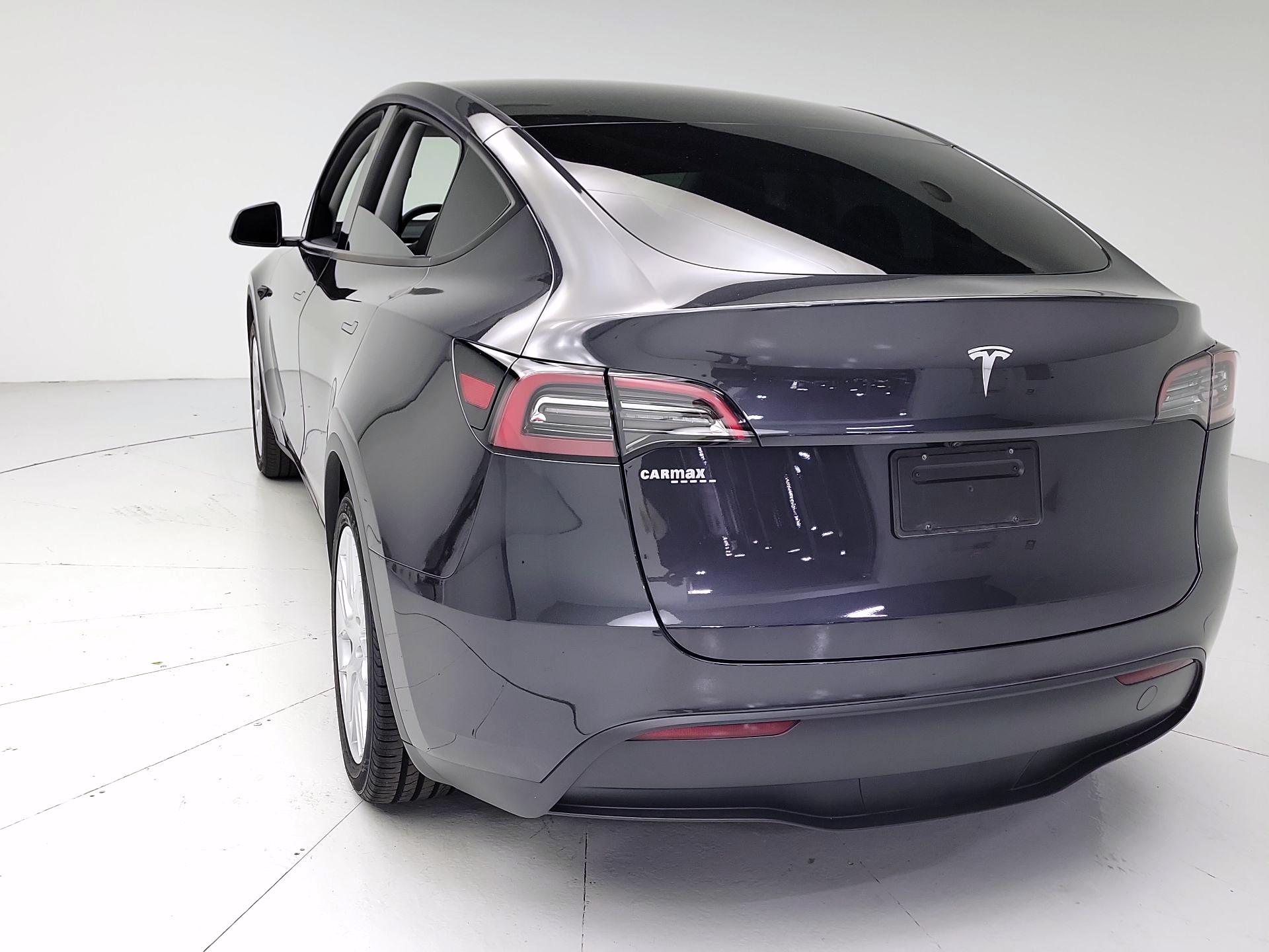 Thumbnail: 2023 Tesla Model 3 - 7