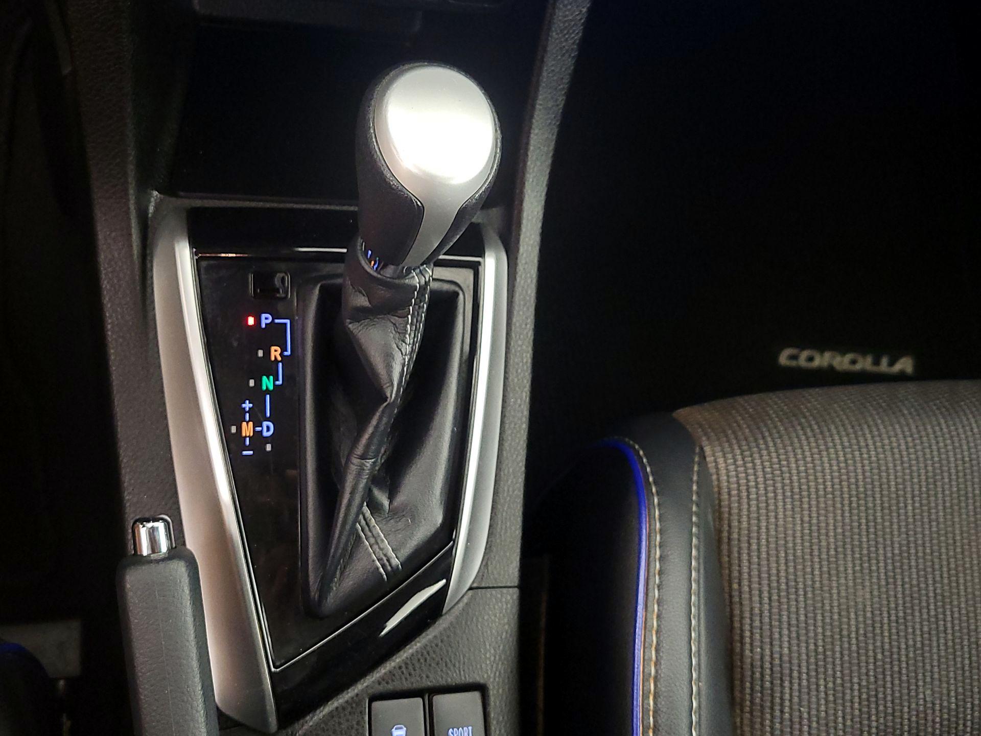 Thumbnail: 2018 Toyota Corolla - 17