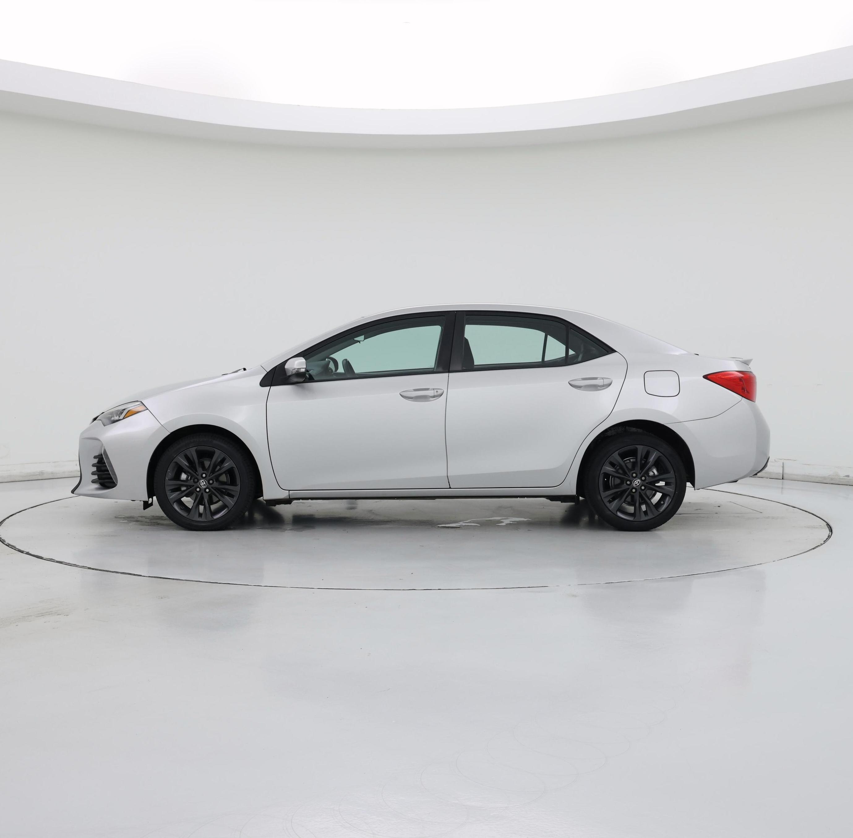 Thumbnail: 2018 Toyota Corolla - 3