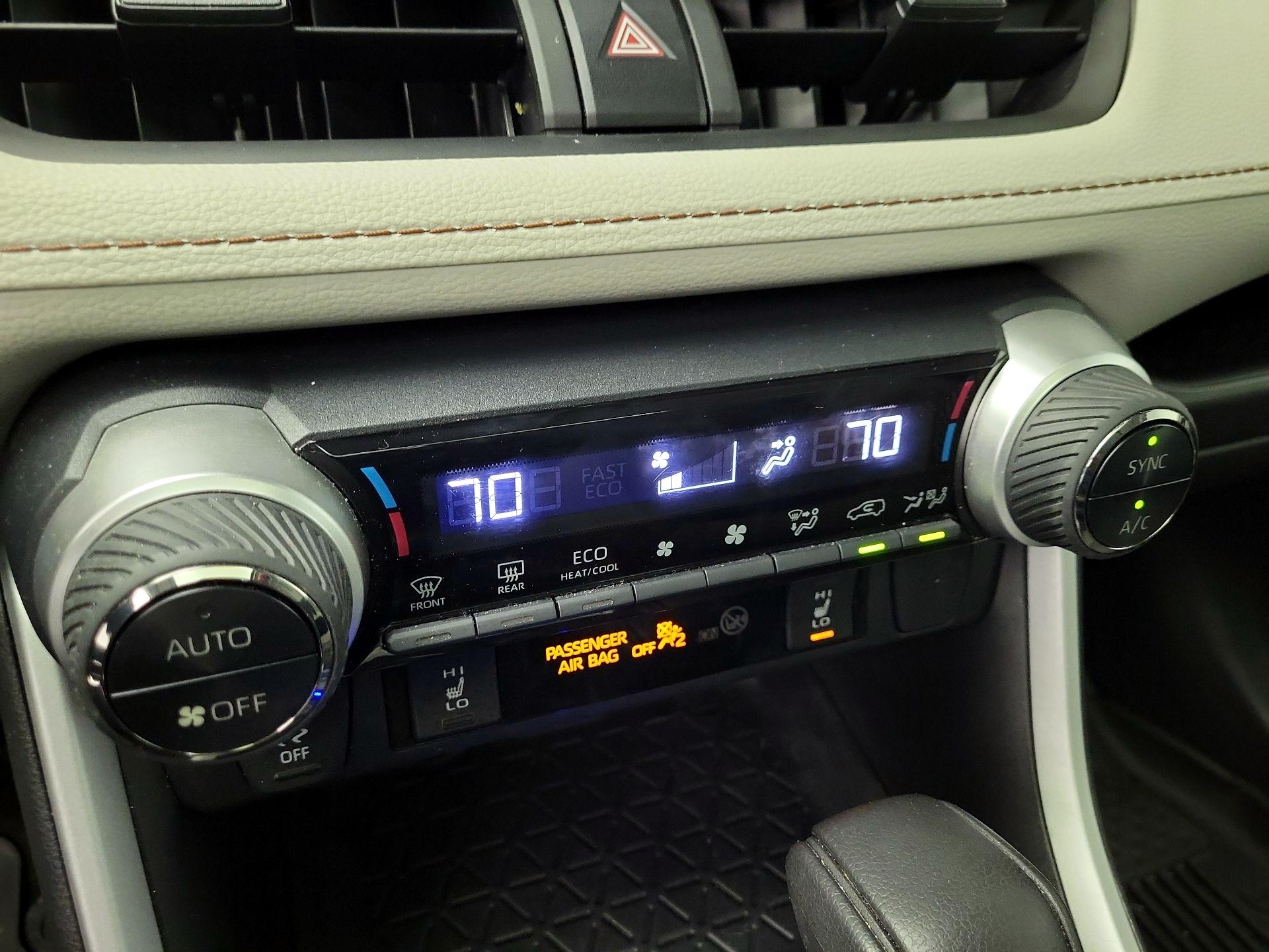Thumbnail: 2022 Toyota RAV4 - 16