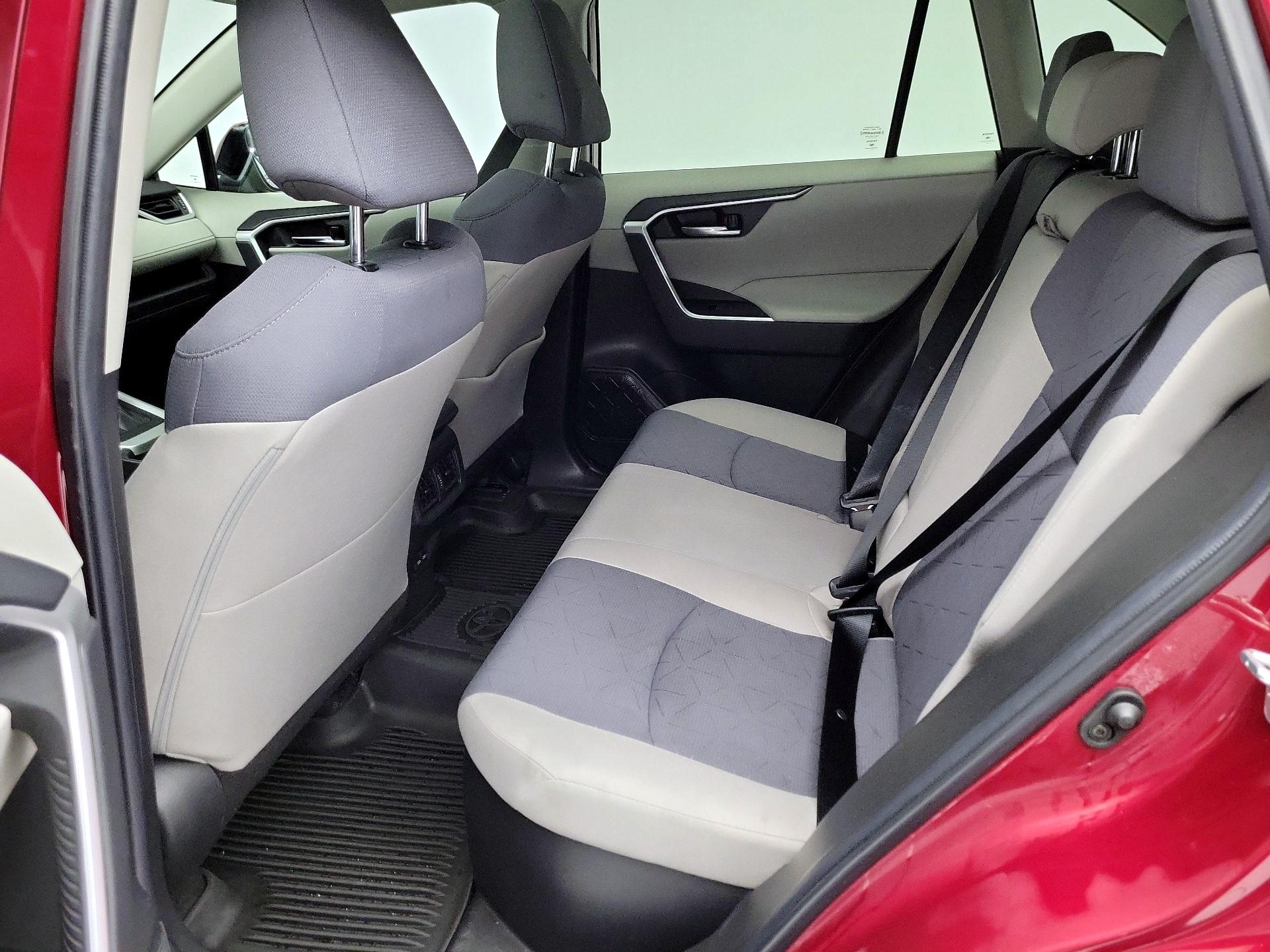 Thumbnail: 2022 Toyota RAV4 - 20