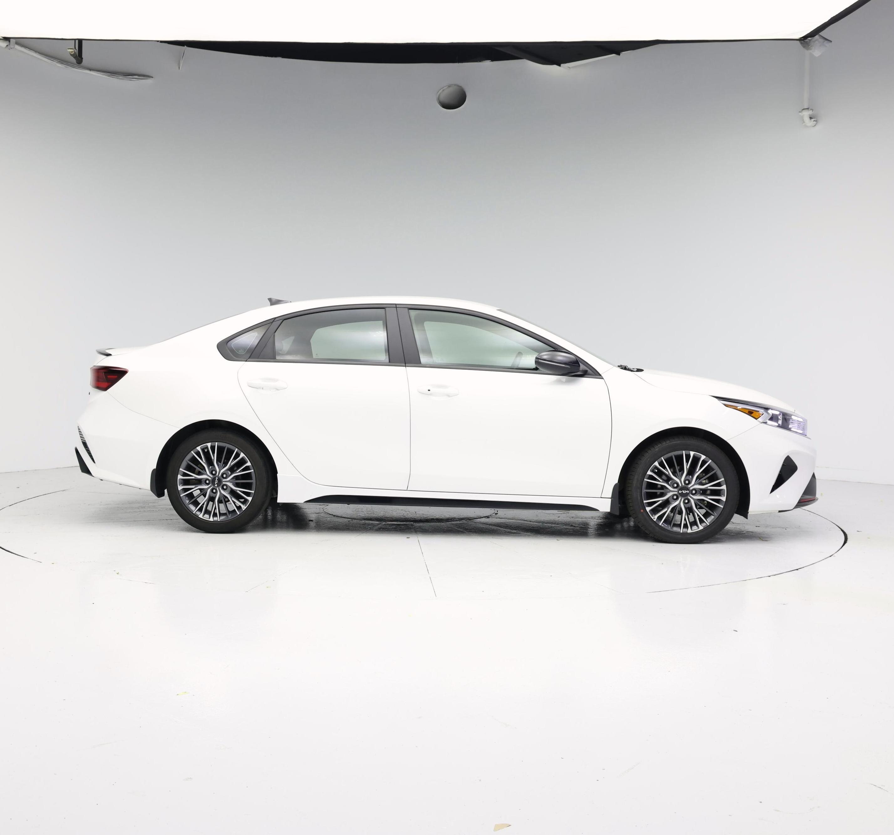 Thumbnail: 2023 Kia Forte - 7