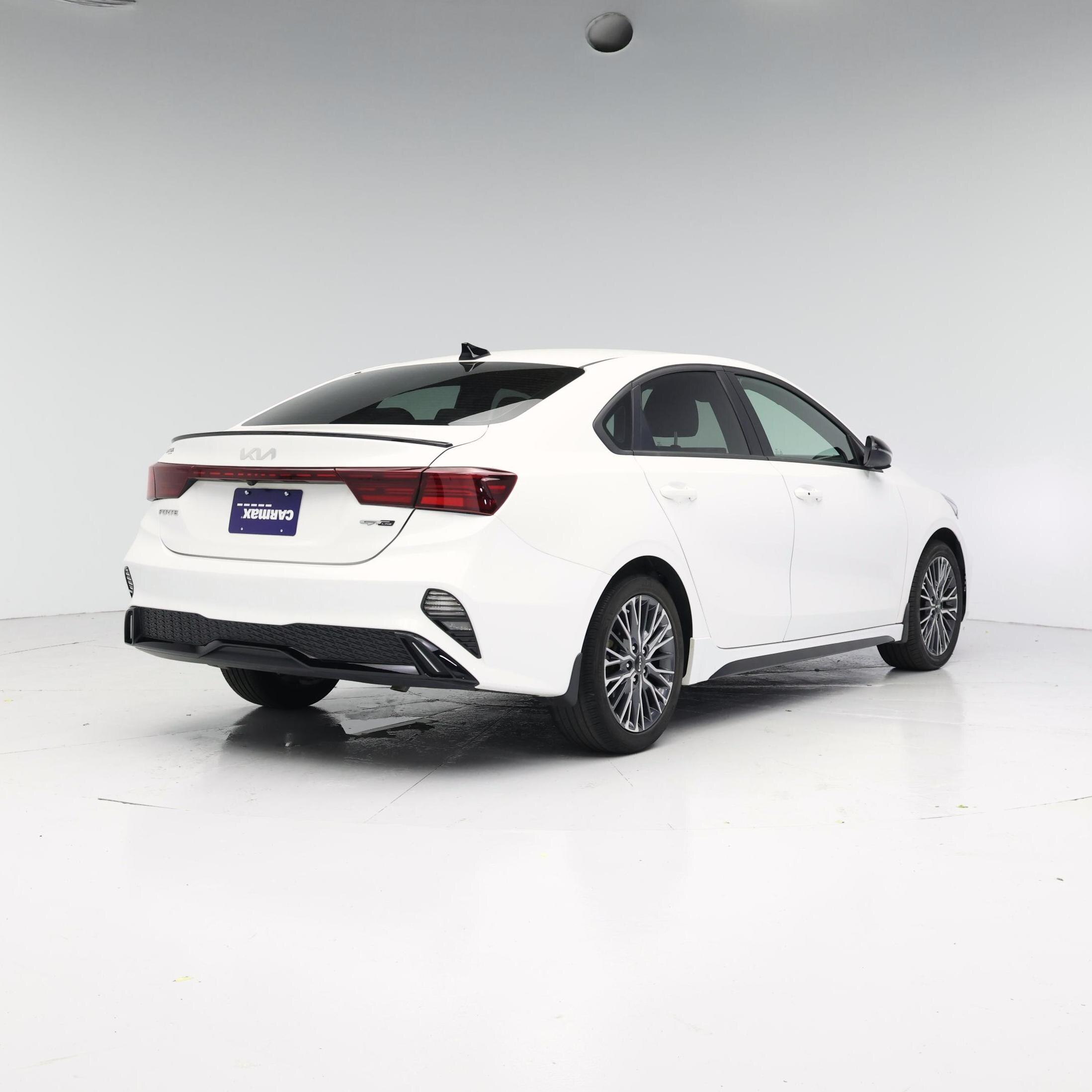Thumbnail: 2023 Kia Forte - 8
