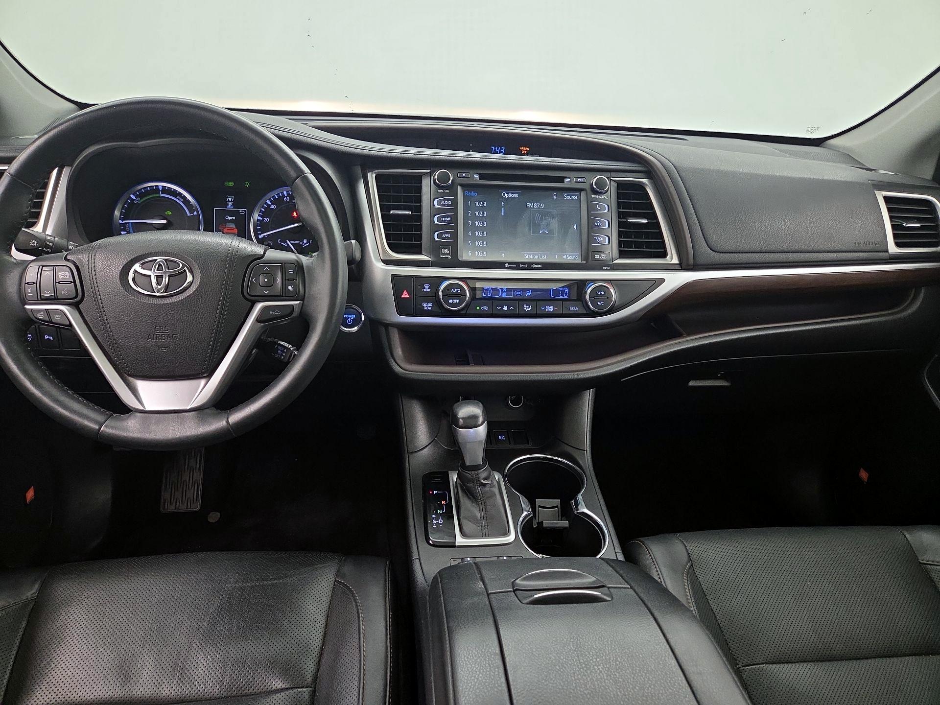 Thumbnail: 2016 Toyota Highlander - 9