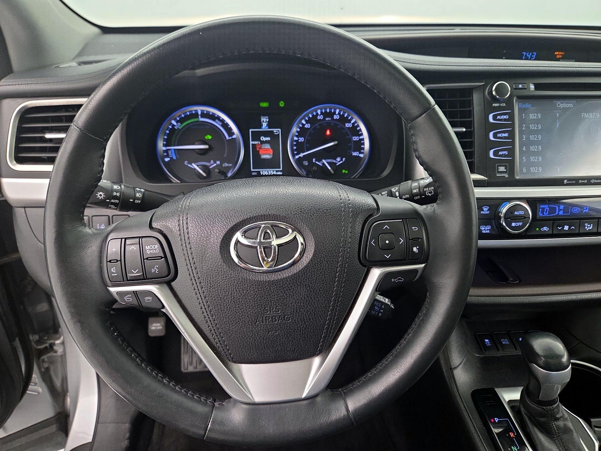Thumbnail: 2016 Toyota Highlander - 10
