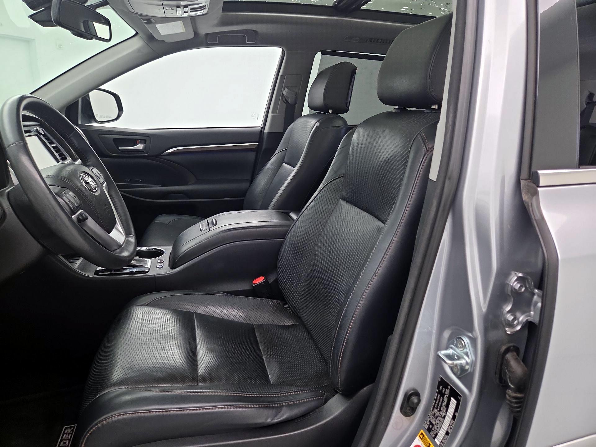 Thumbnail: 2016 Toyota Highlander - 11