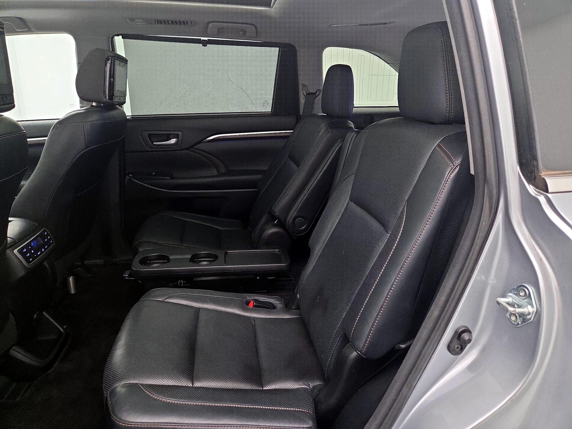 Thumbnail: 2016 Toyota Highlander - 20