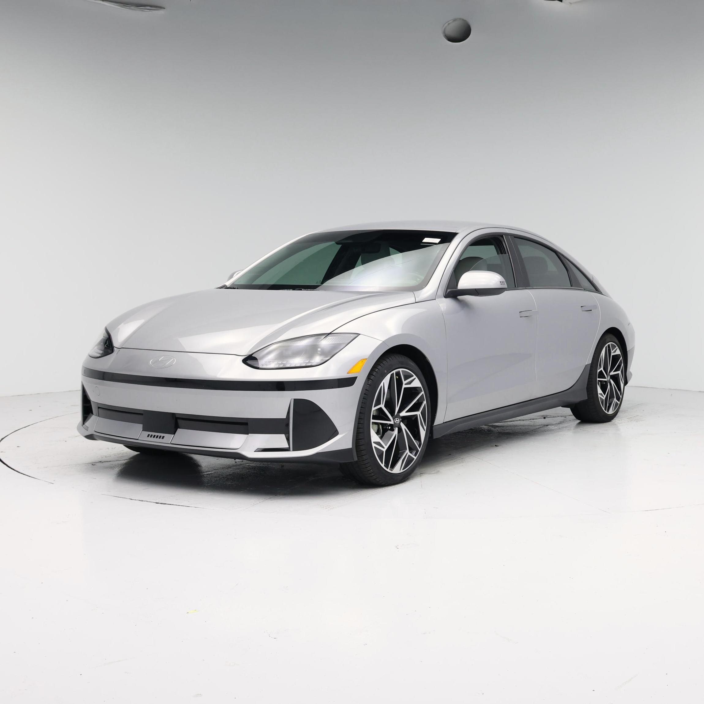 Thumbnail: 2023 Hyundai Ioniq 6 - 4