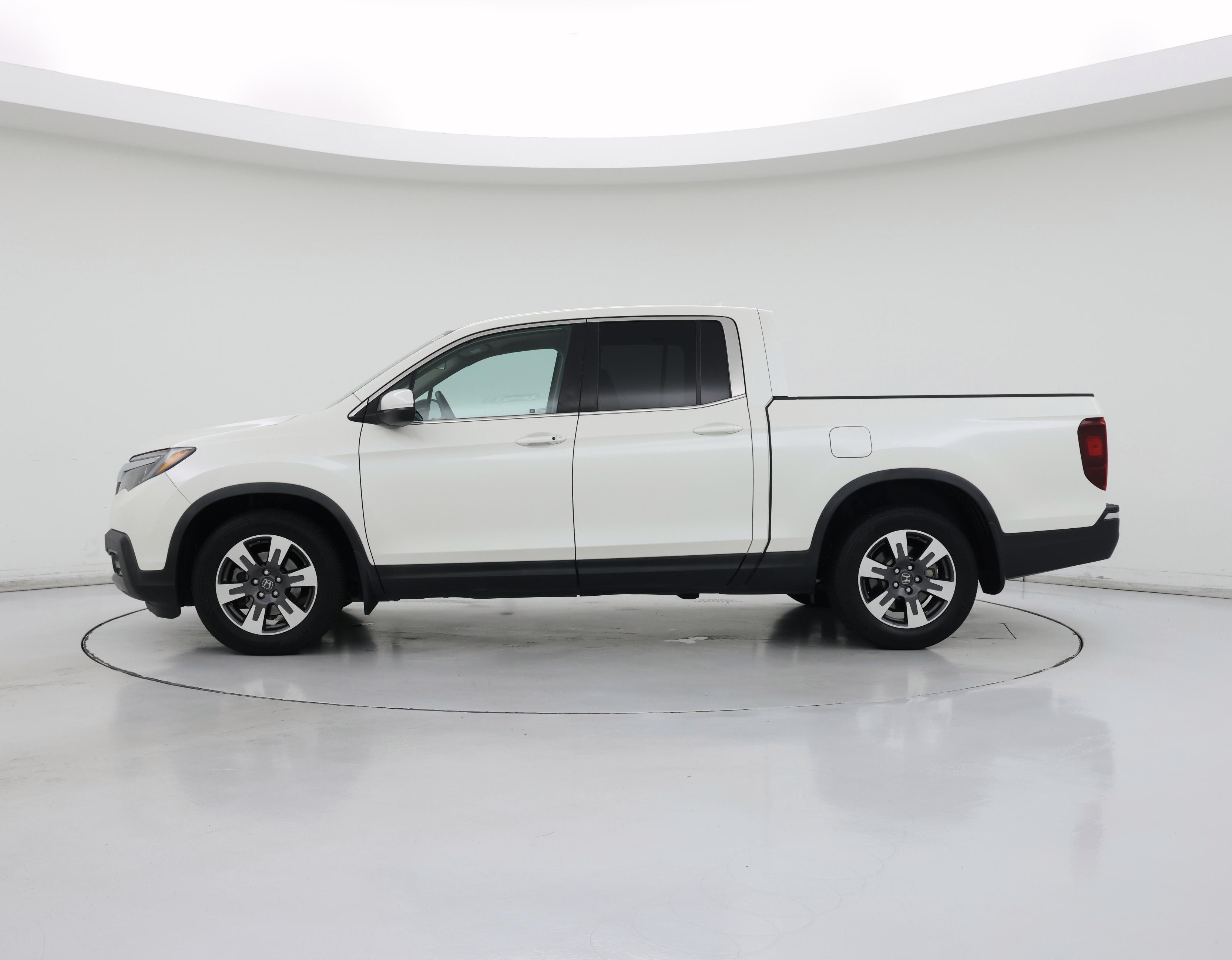 Thumbnail: 2017 Honda Ridgeline - 3