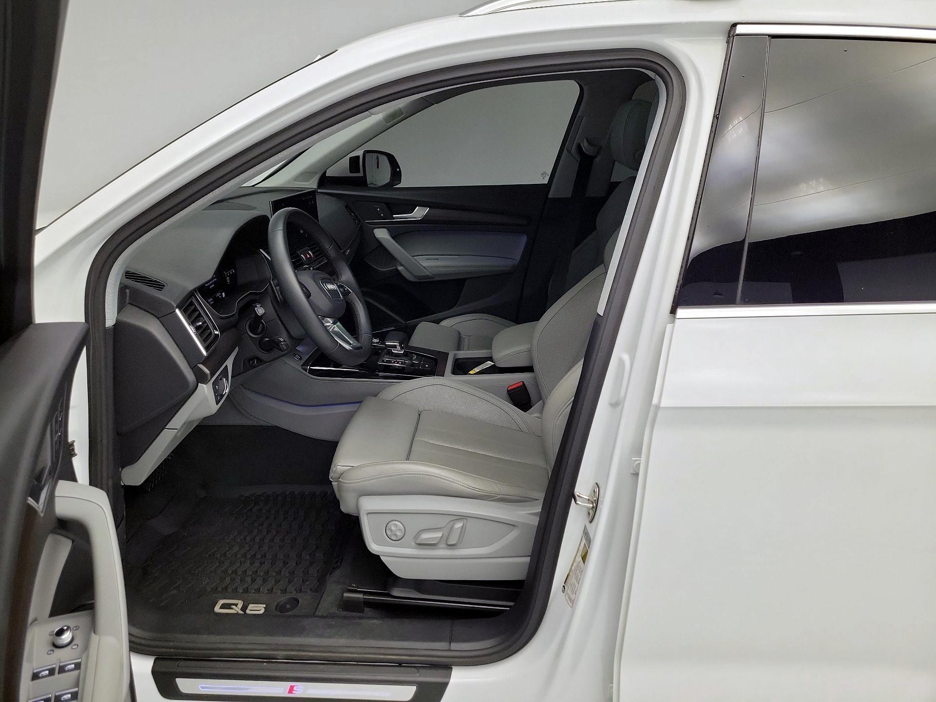 Thumbnail: 2025 Audi Q5 - 11