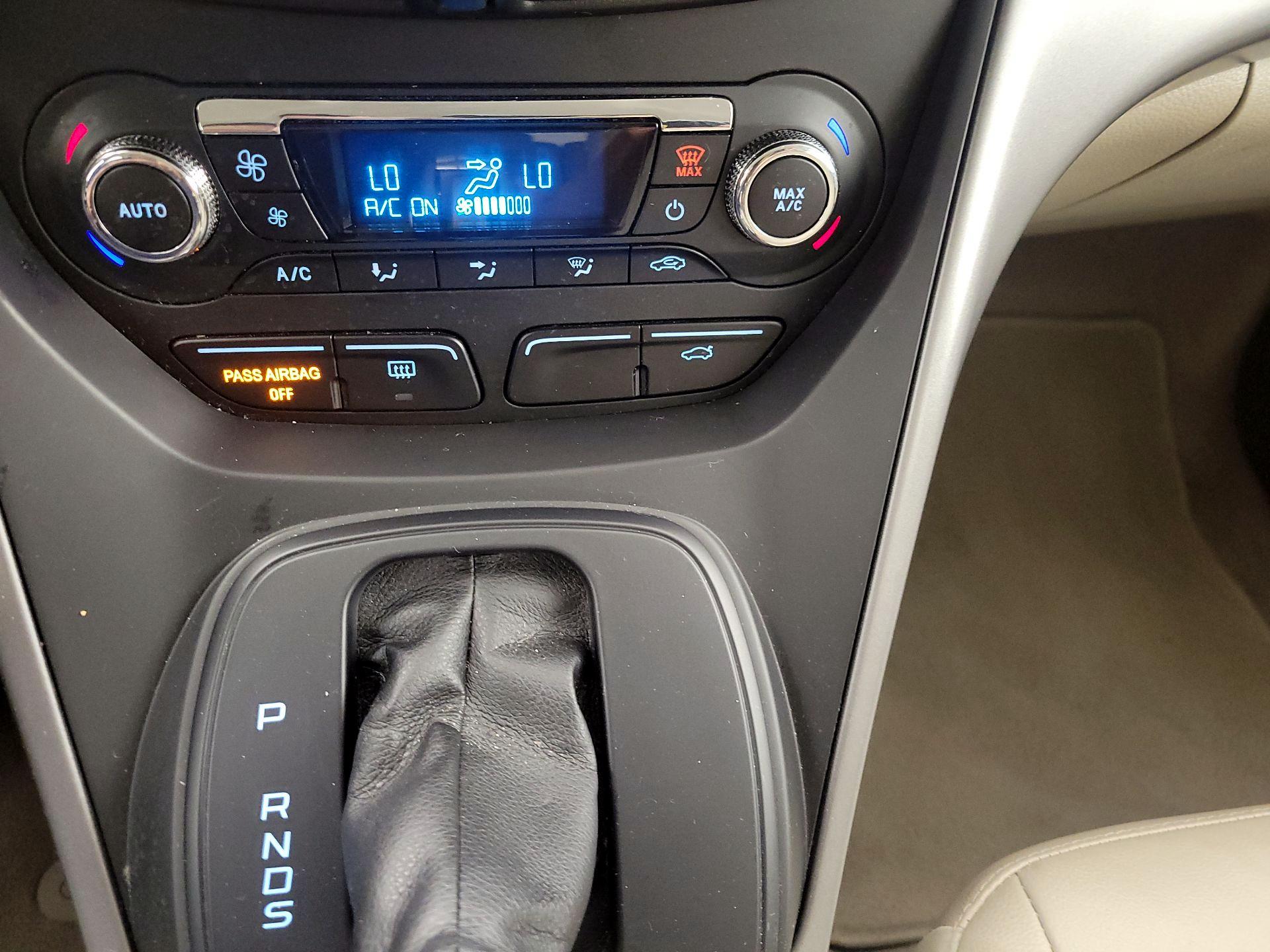 Thumbnail: 2015 Ford Escape - 16