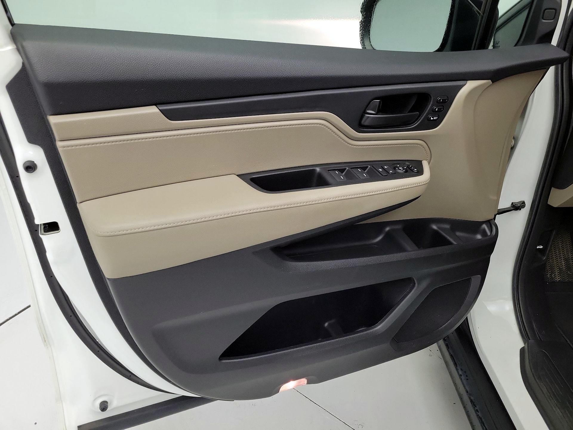 Thumbnail: 2020 Honda Odyssey - 12