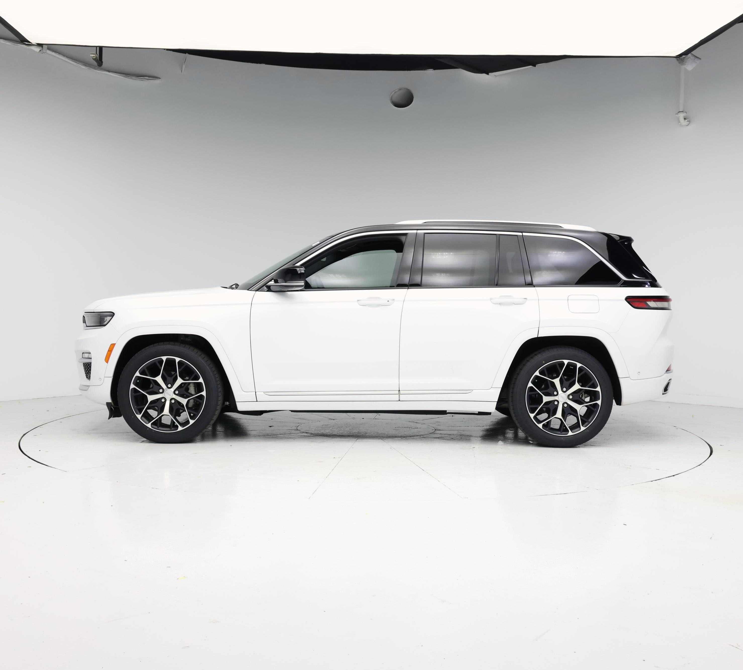 Thumbnail: 2023 Jeep Grand Cherokee - 3
