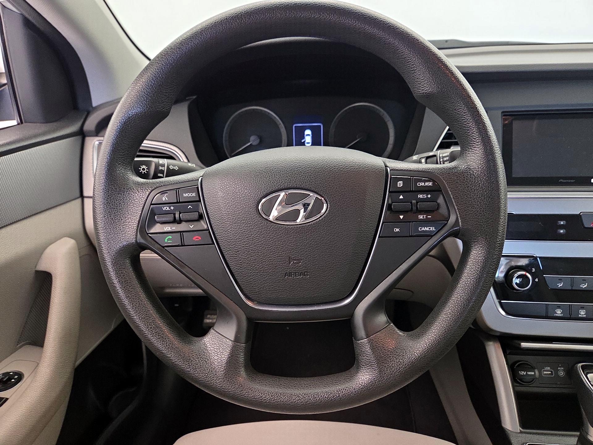 Thumbnail: 2017 Hyundai Sonata - 10