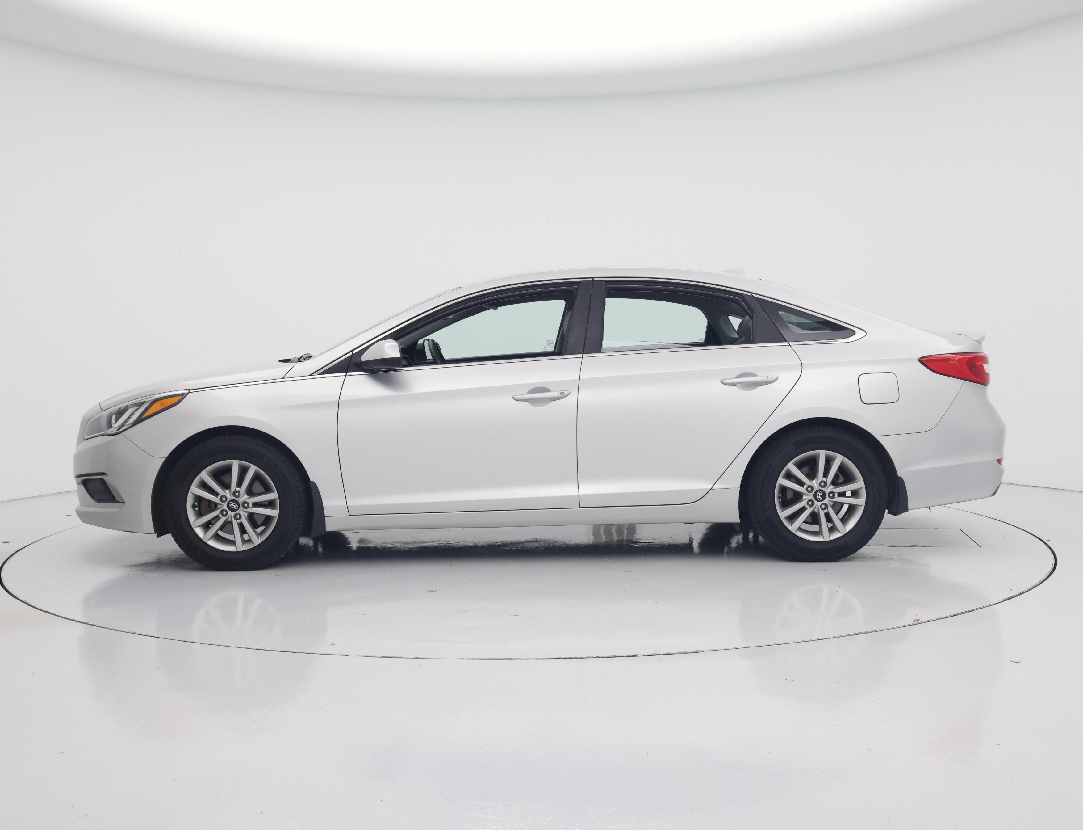 Thumbnail: 2017 Hyundai Sonata - 3