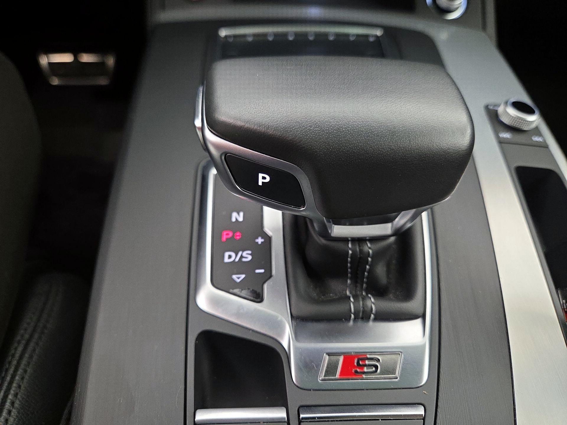 Thumbnail: 2018 Audi SQ5 - 18