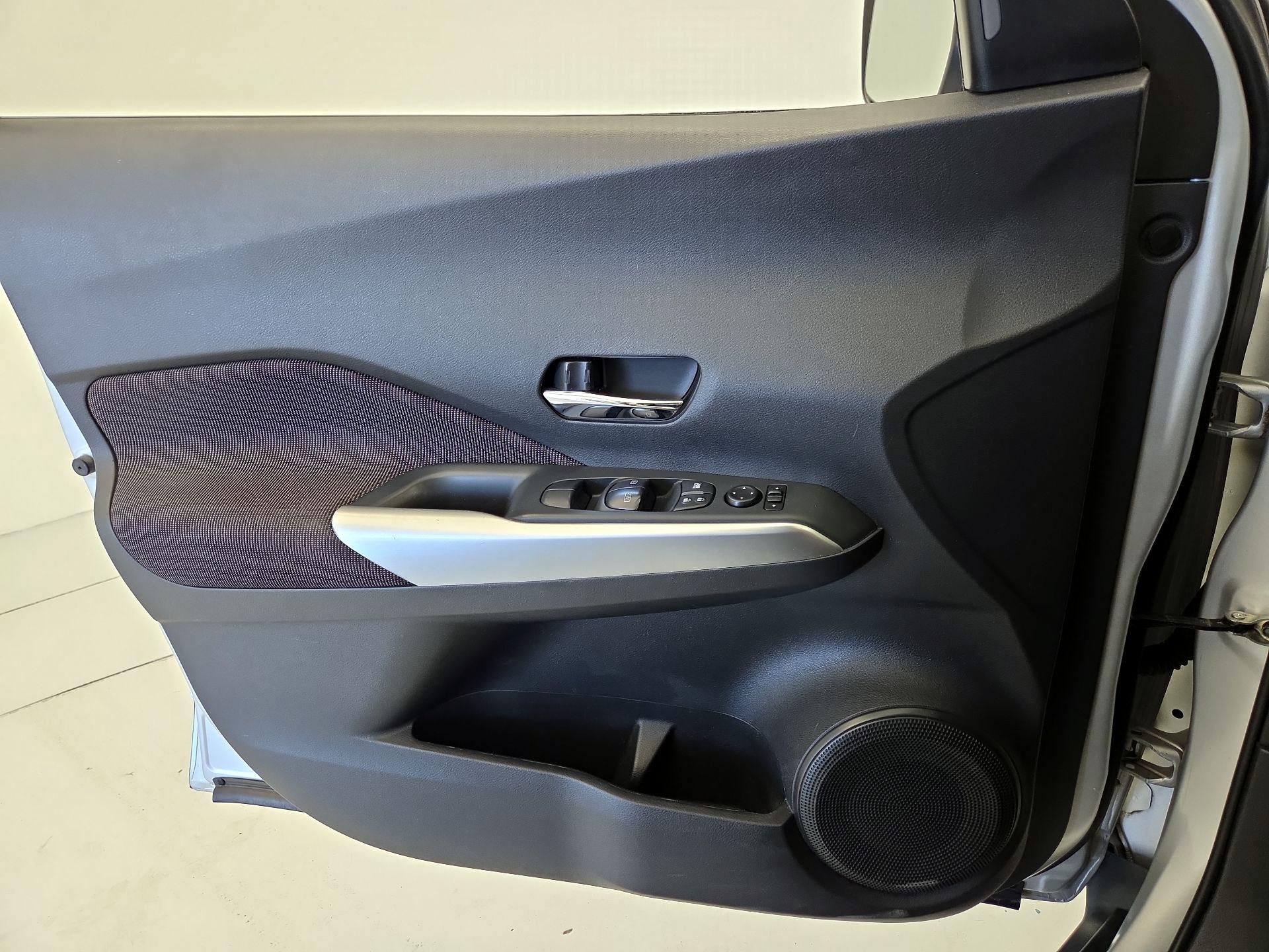 Thumbnail: 2019 Nissan Kicks - 12