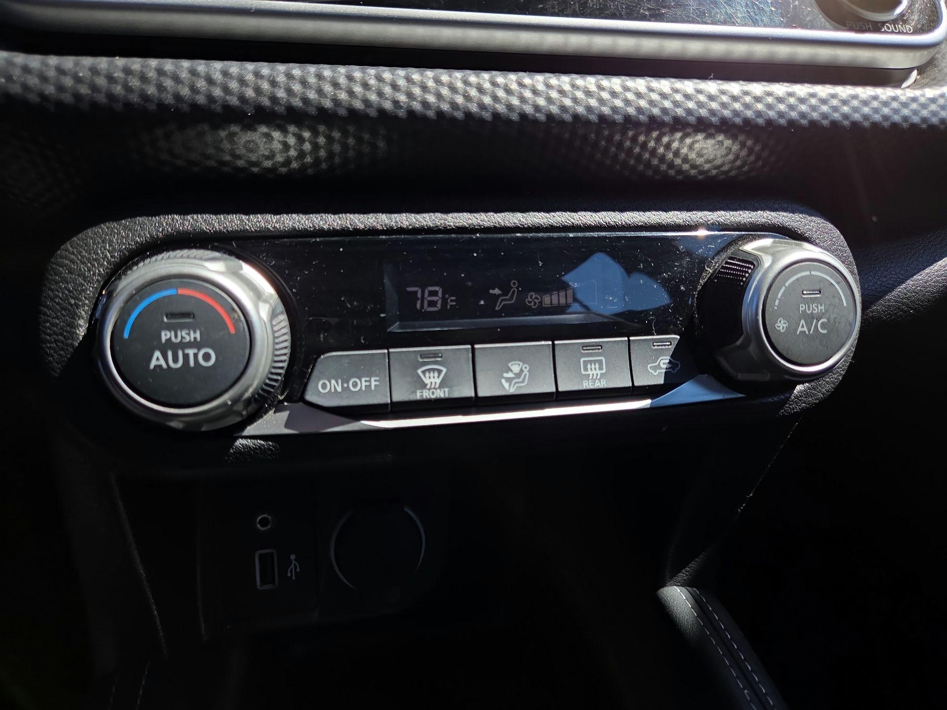 Thumbnail: 2019 Nissan Kicks - 16