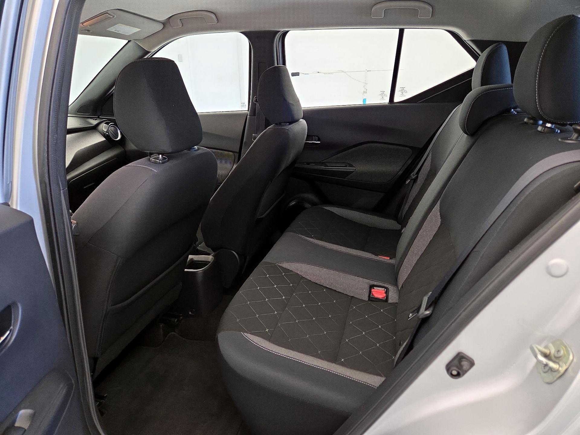 Thumbnail: 2019 Nissan Kicks - 19