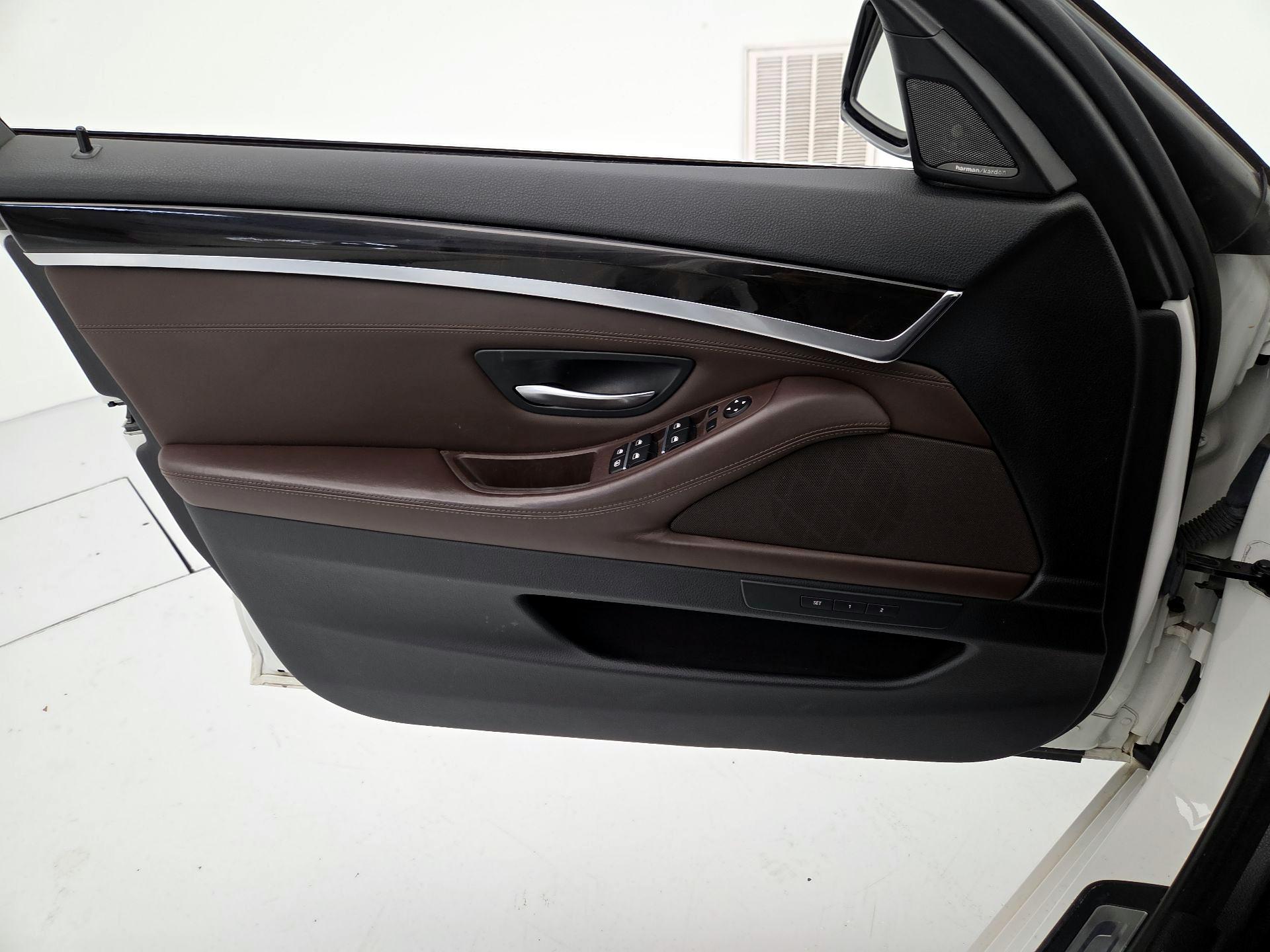 Thumbnail: 2016 BMW 5 Series - 12