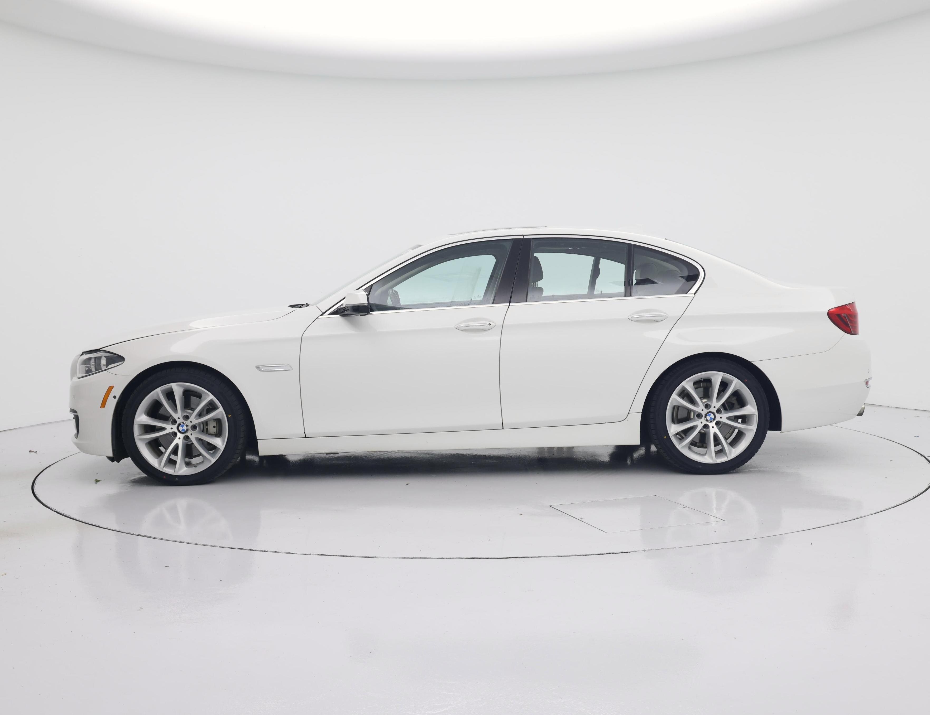 Thumbnail: 2016 BMW 5 Series - 3
