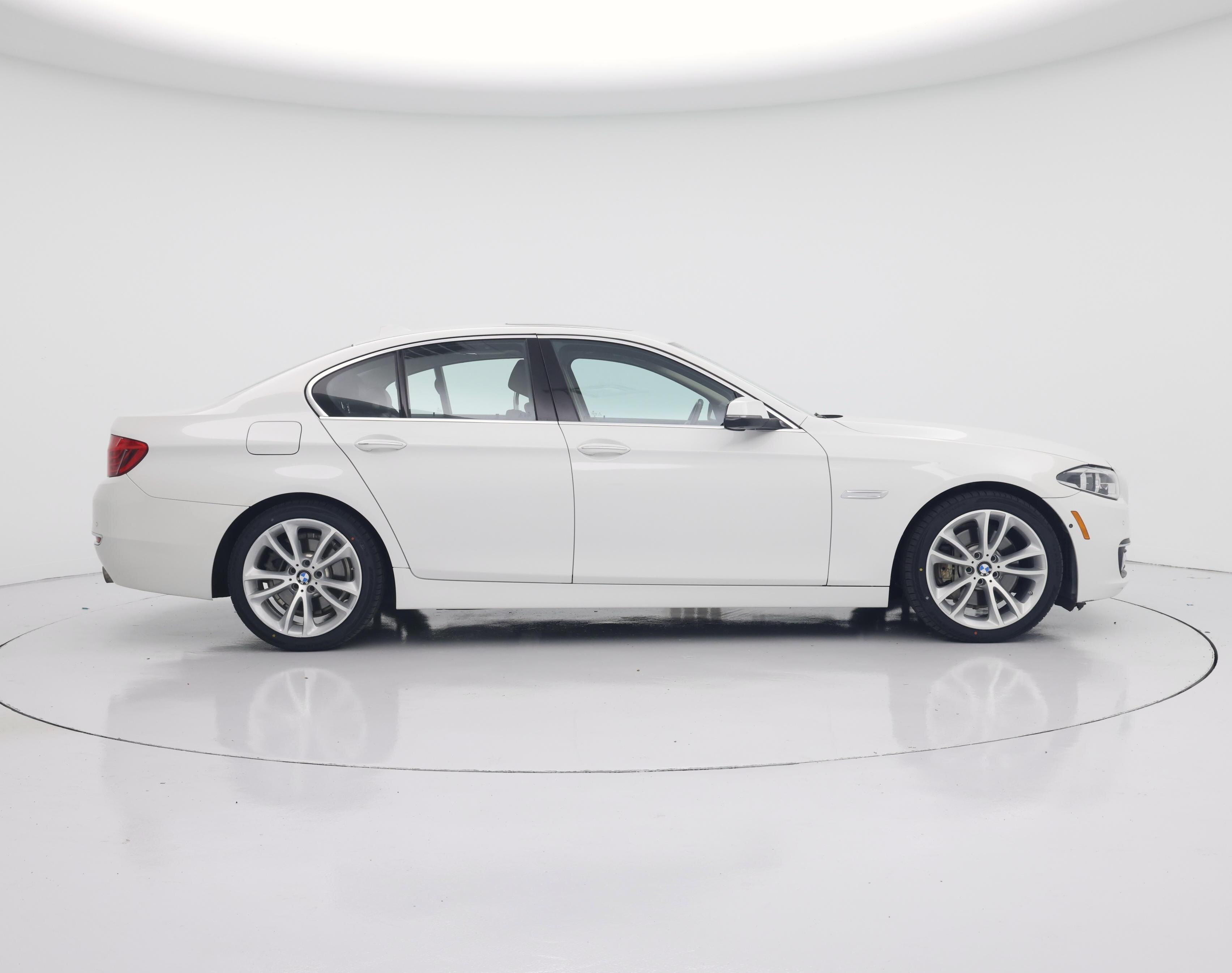 Thumbnail: 2016 BMW 5 Series - 7