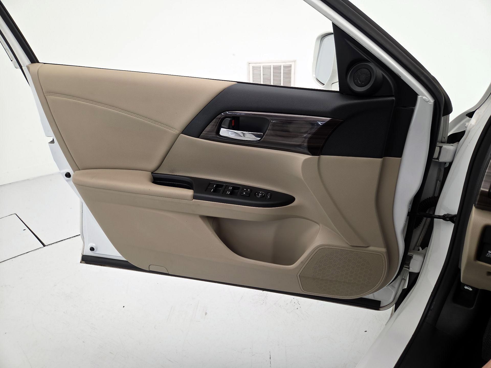 Thumbnail: 2016 Honda Accord - 12