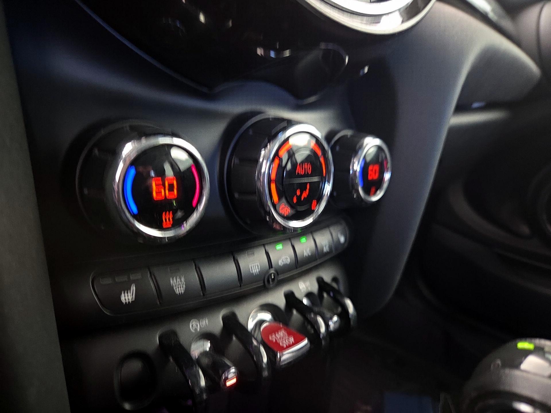 Thumbnail: 2019 MINI Cooper Hardtop - 16
