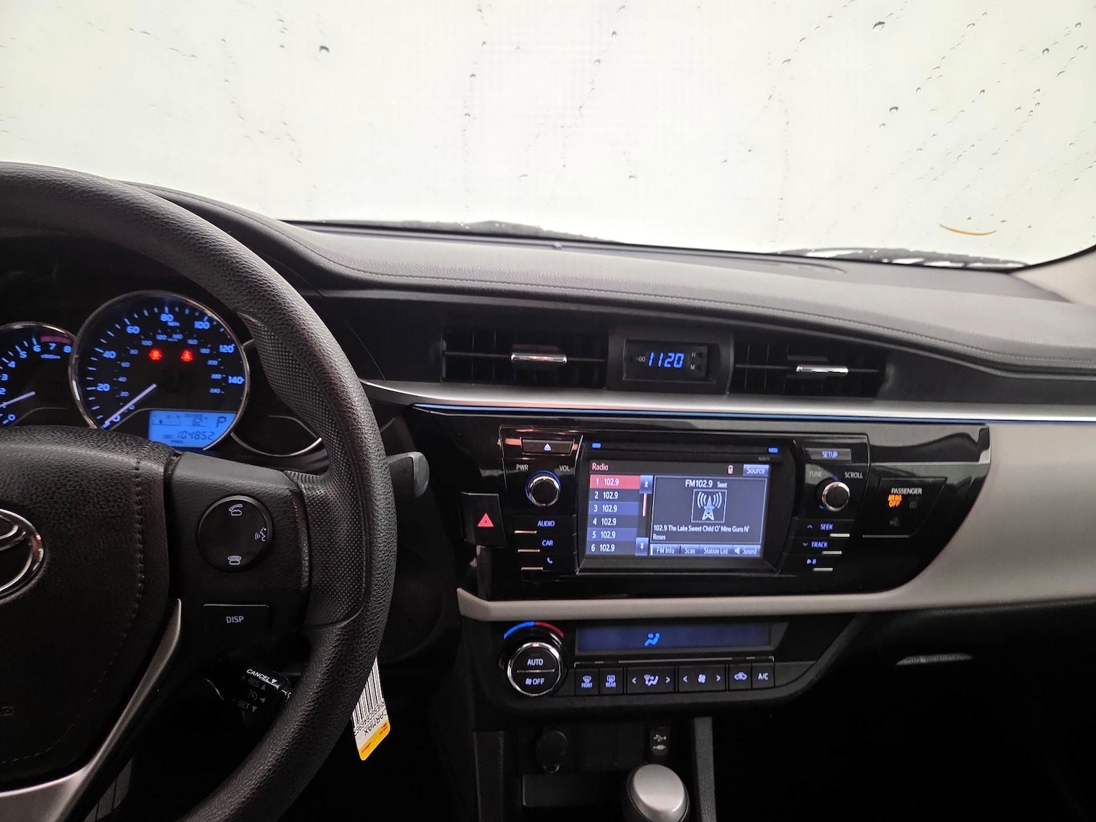 2016 Toyota Corolla LE - Photo 10