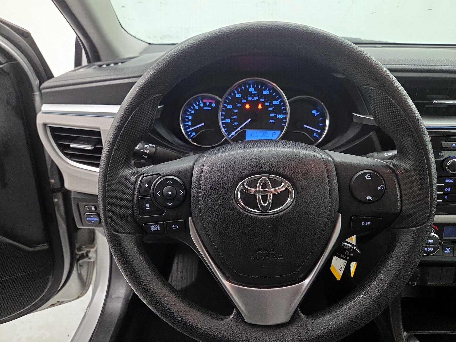 2016 Toyota Corolla LE - Photo 11