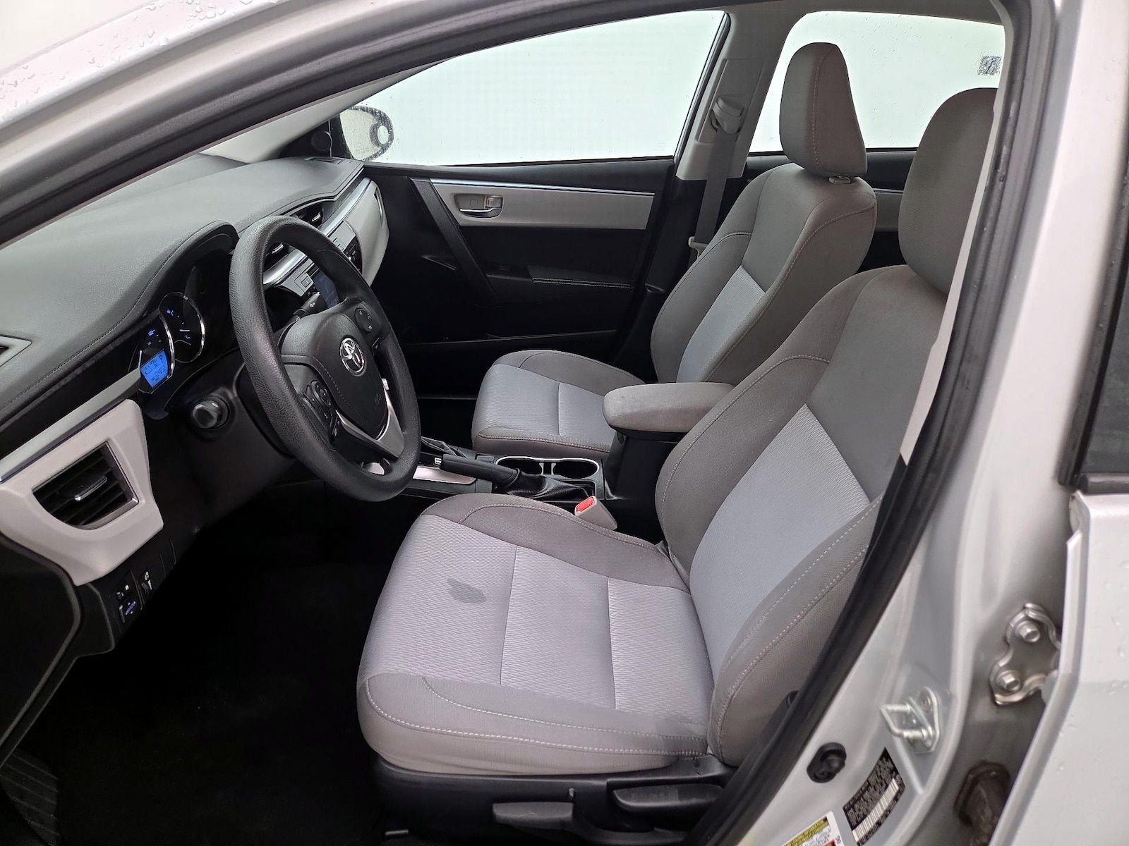 2016 Toyota Corolla LE - Photo 12