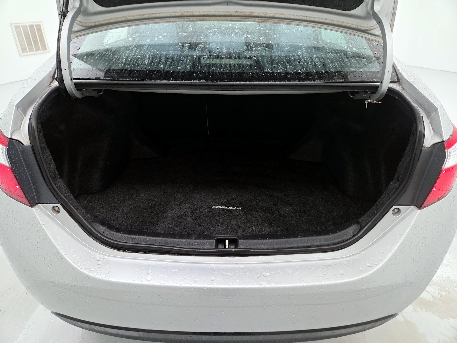 2016 Toyota Corolla LE - Photo 21