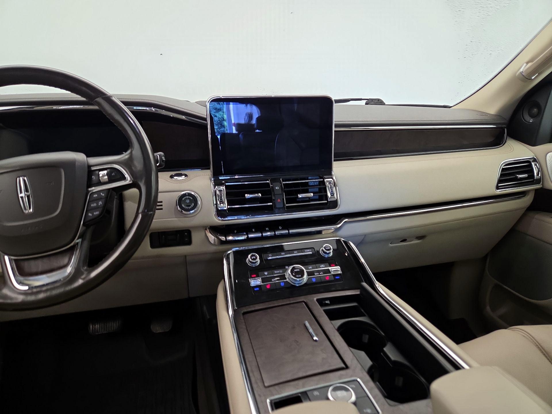 Thumbnail: 2018 Lincoln Navigator - 9