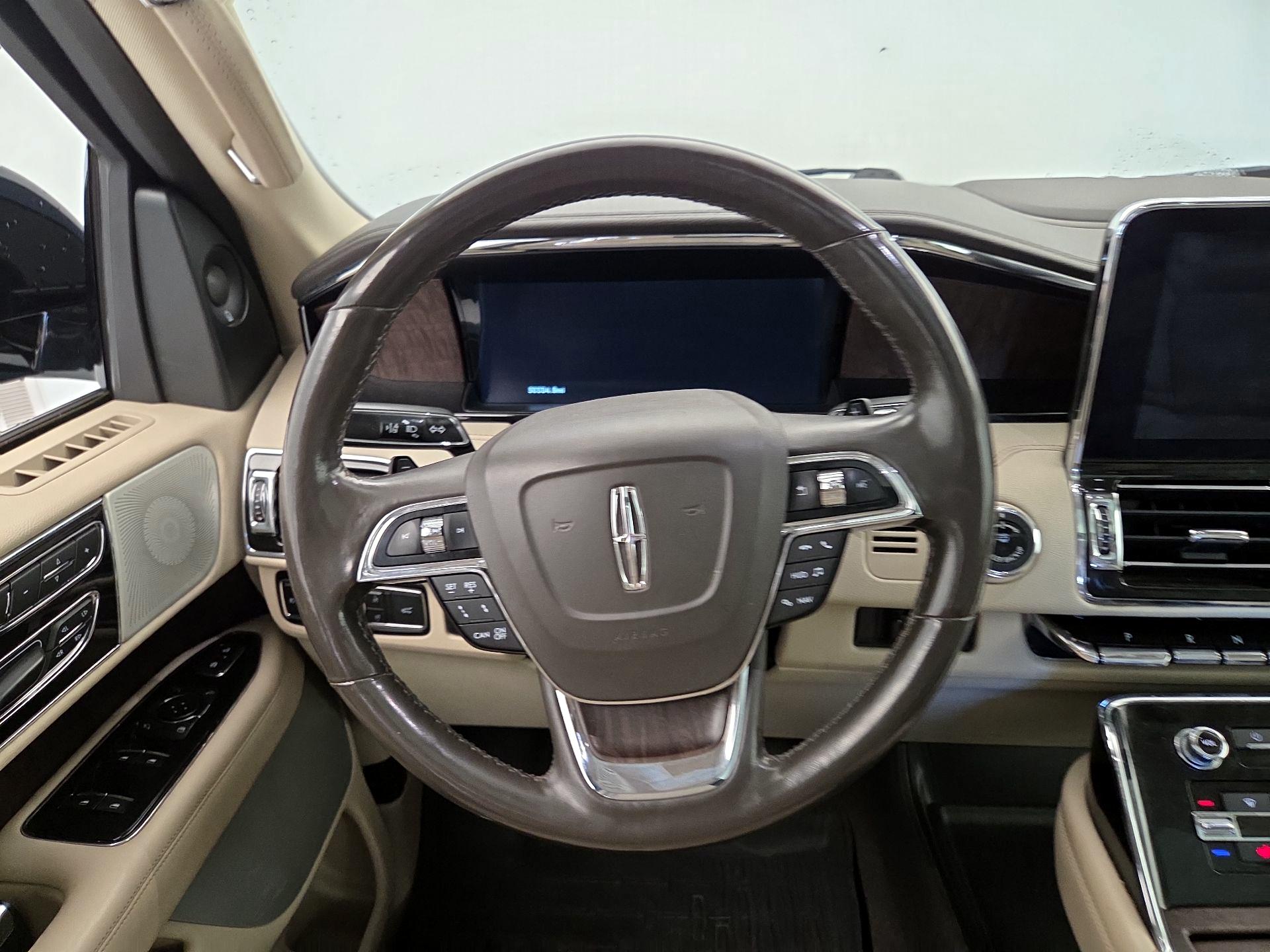 Thumbnail: 2018 Lincoln Navigator - 10