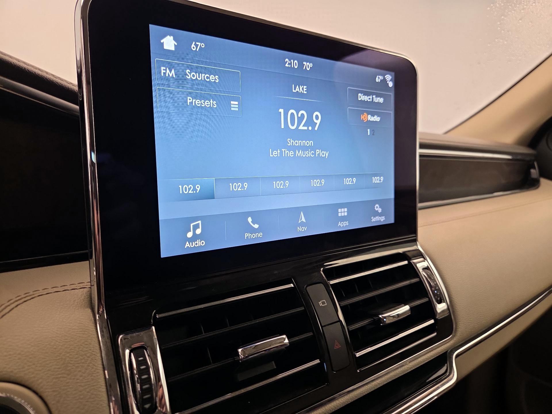 Thumbnail: 2018 Lincoln Navigator - 15