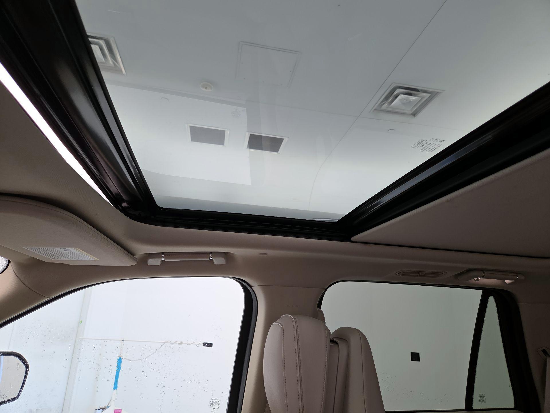 Thumbnail: 2018 Lincoln Navigator - 19